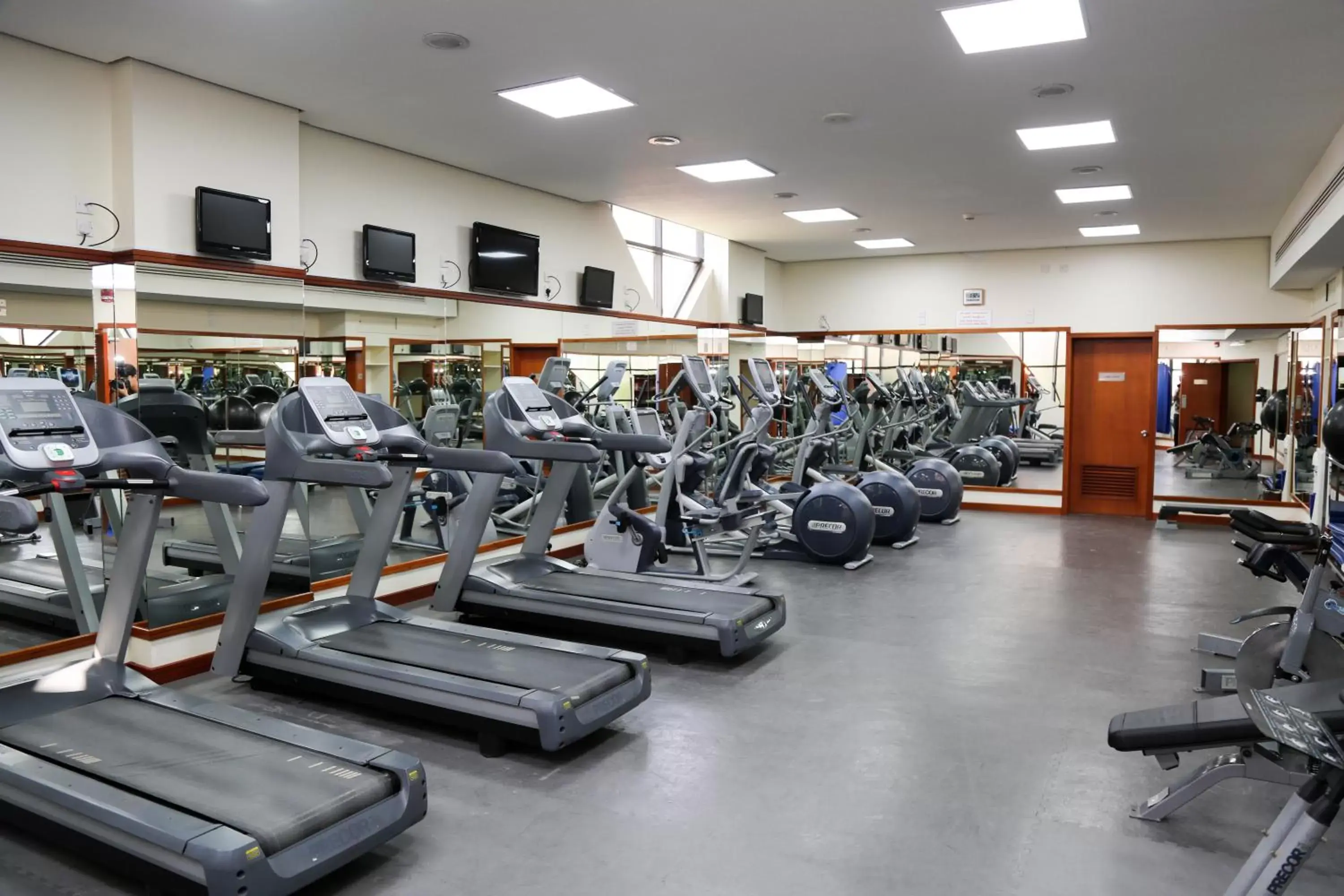 Spa and wellness centre/facilities, Fitness Center/Facilities in Crowne Plaza Bahrain, an IHG Hotel