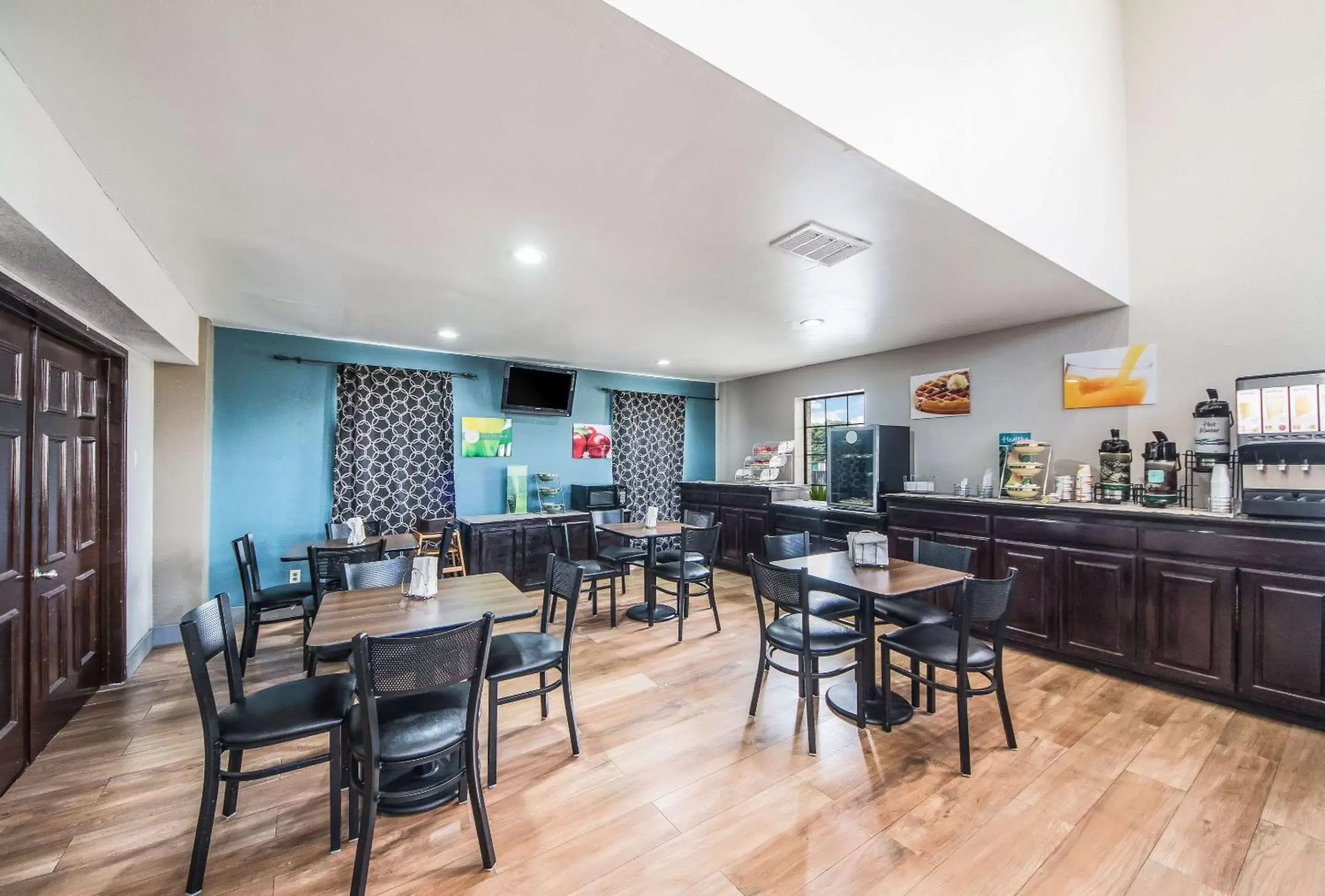 Restaurant/places to eat in Quality Inn Medical Center Restaurant/places to eat in Quality Inn Medical Center