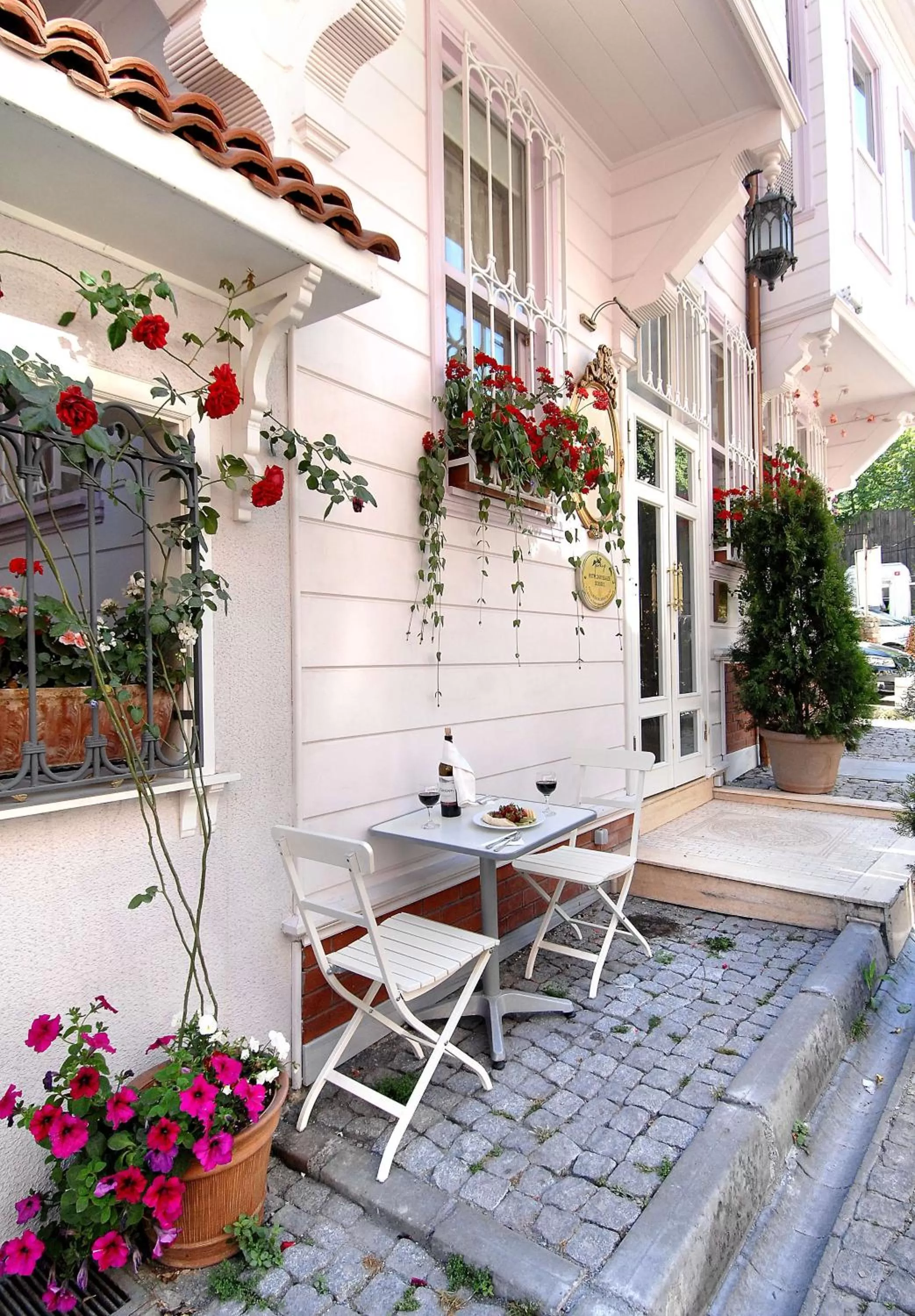 Facade/entrance in Darussaade Hotel Old City - Sultanahmet