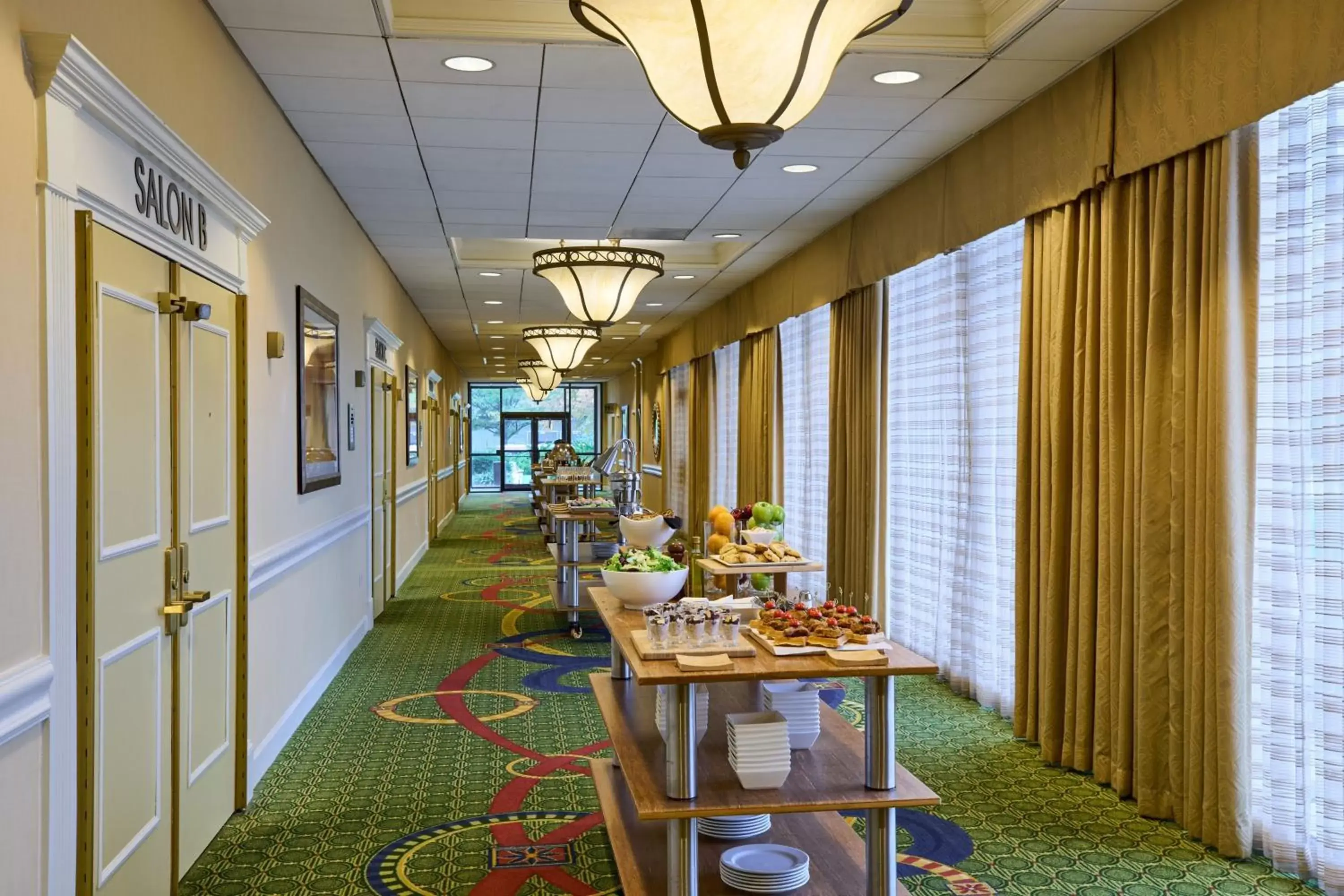 Meeting/conference room, Restaurant/Places to Eat in Washington Dulles Airport Marriott