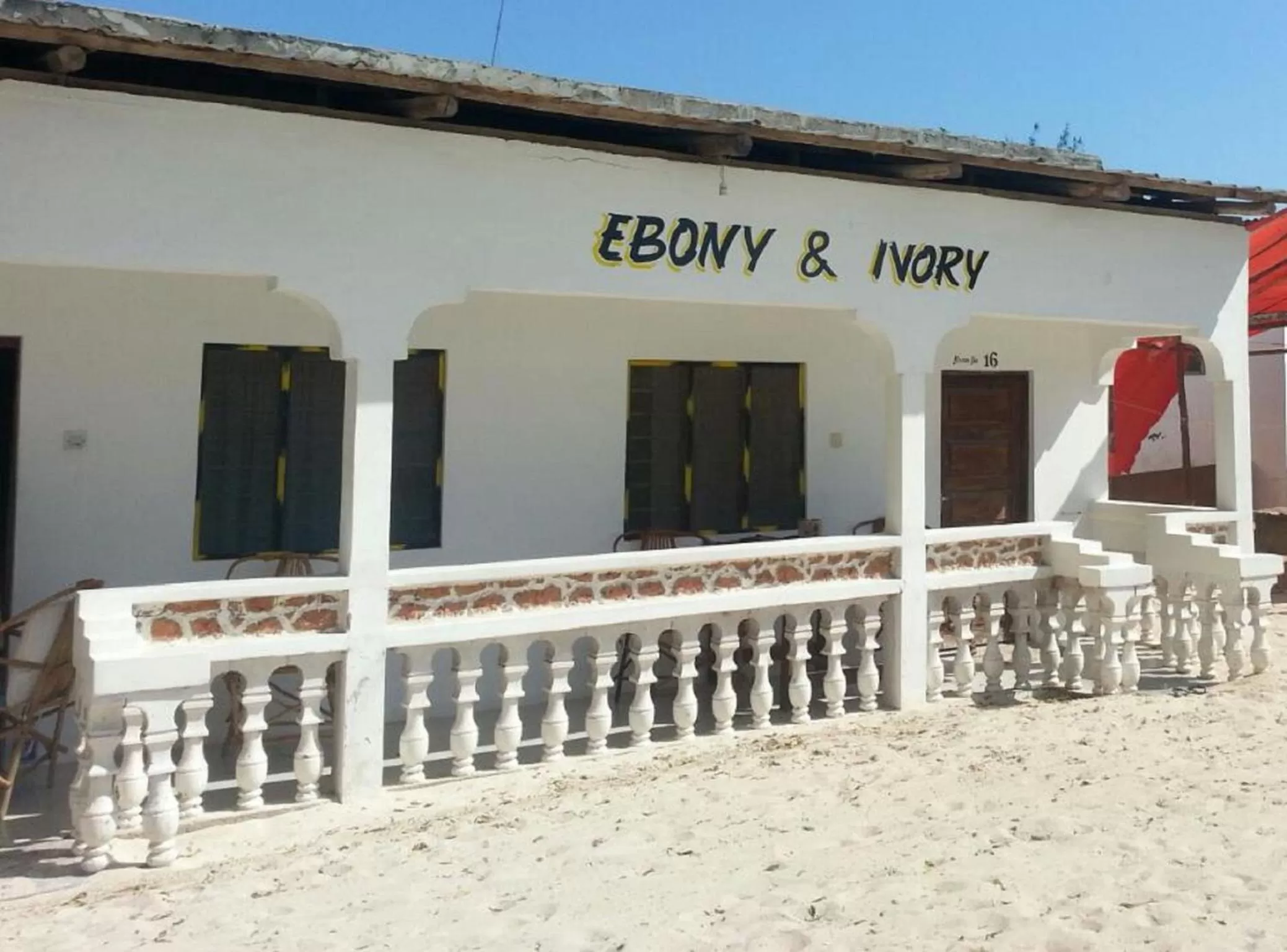 Facade/entrance in Ebony & Ivory Beach Bungalows