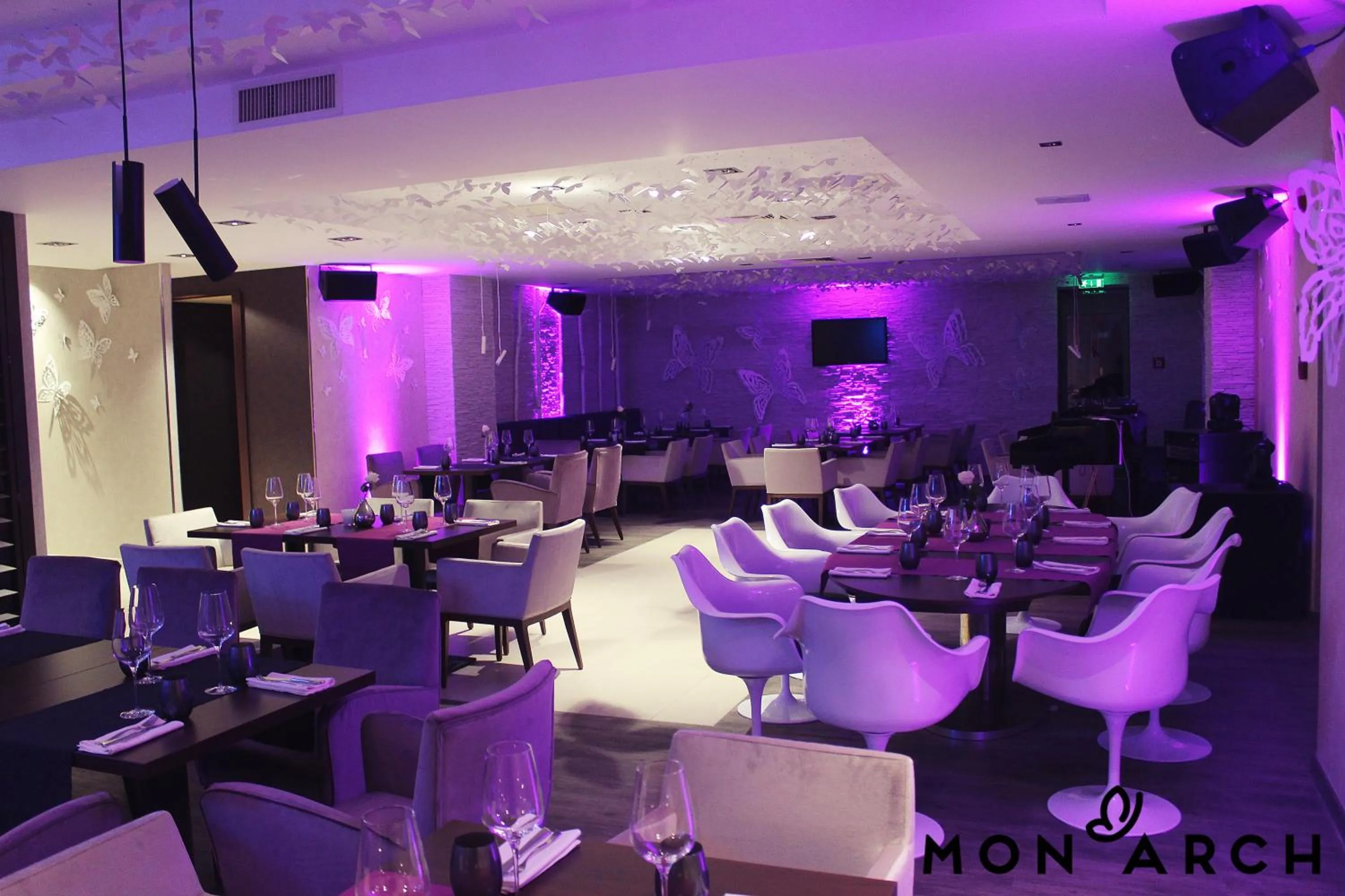 Restaurant/places to eat in Hotel Ramada Pitesti