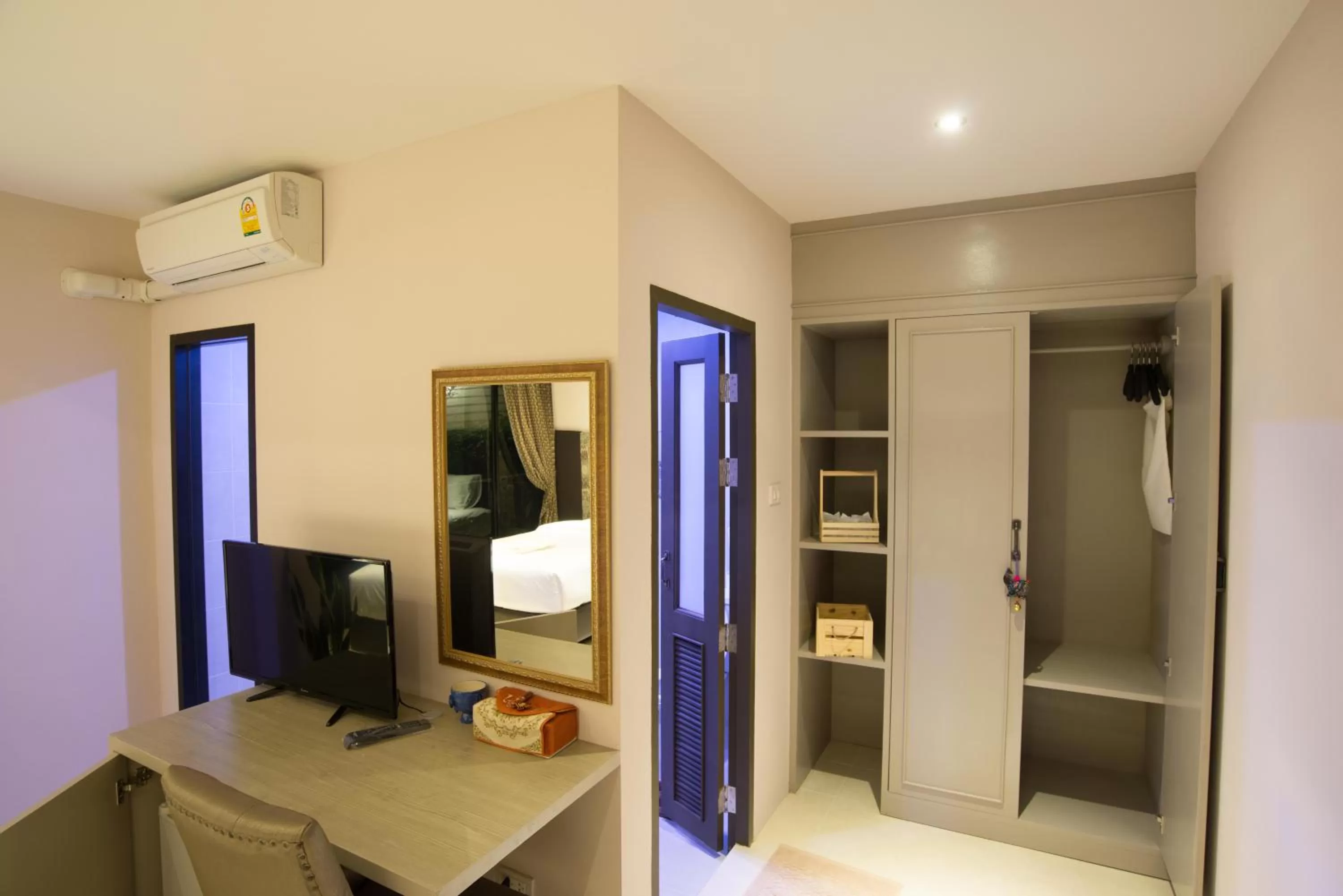 Bathroom, Bed in Sri Ngachang