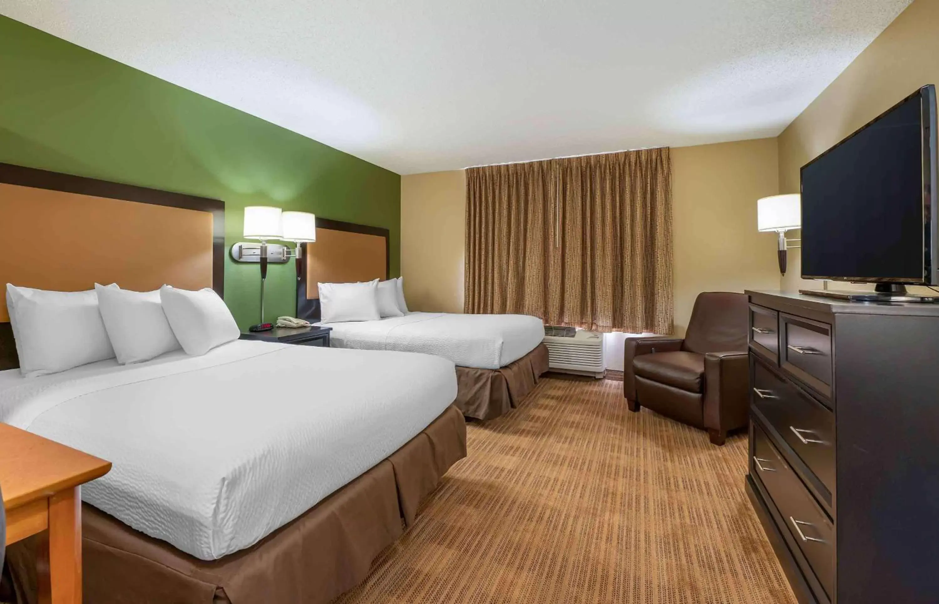 Bedroom in Extended Stay America Suites - Merrillville - US Rte 30