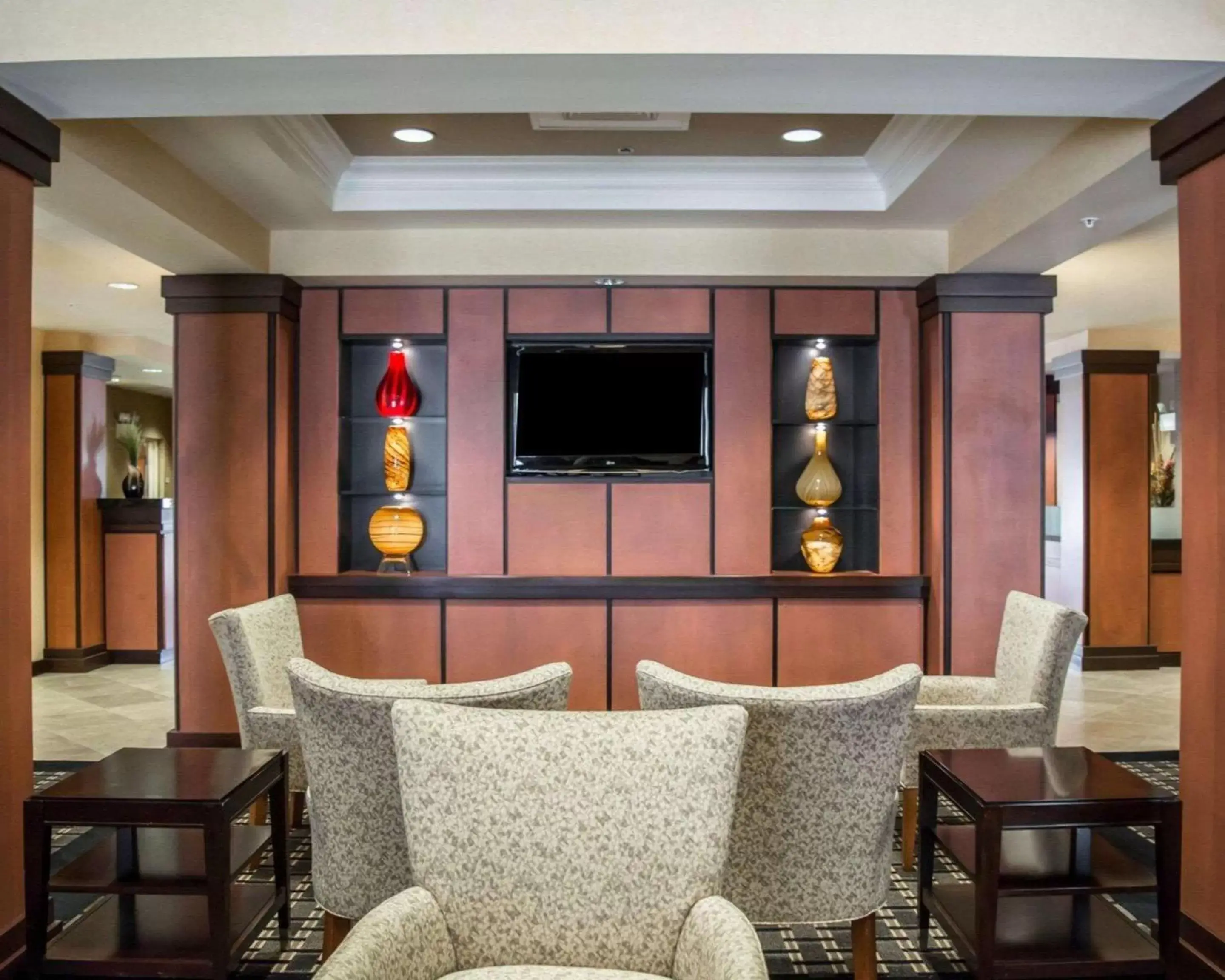 Lobby or reception, Lounge/Bar in Comfort Suites Vero Beach I-95