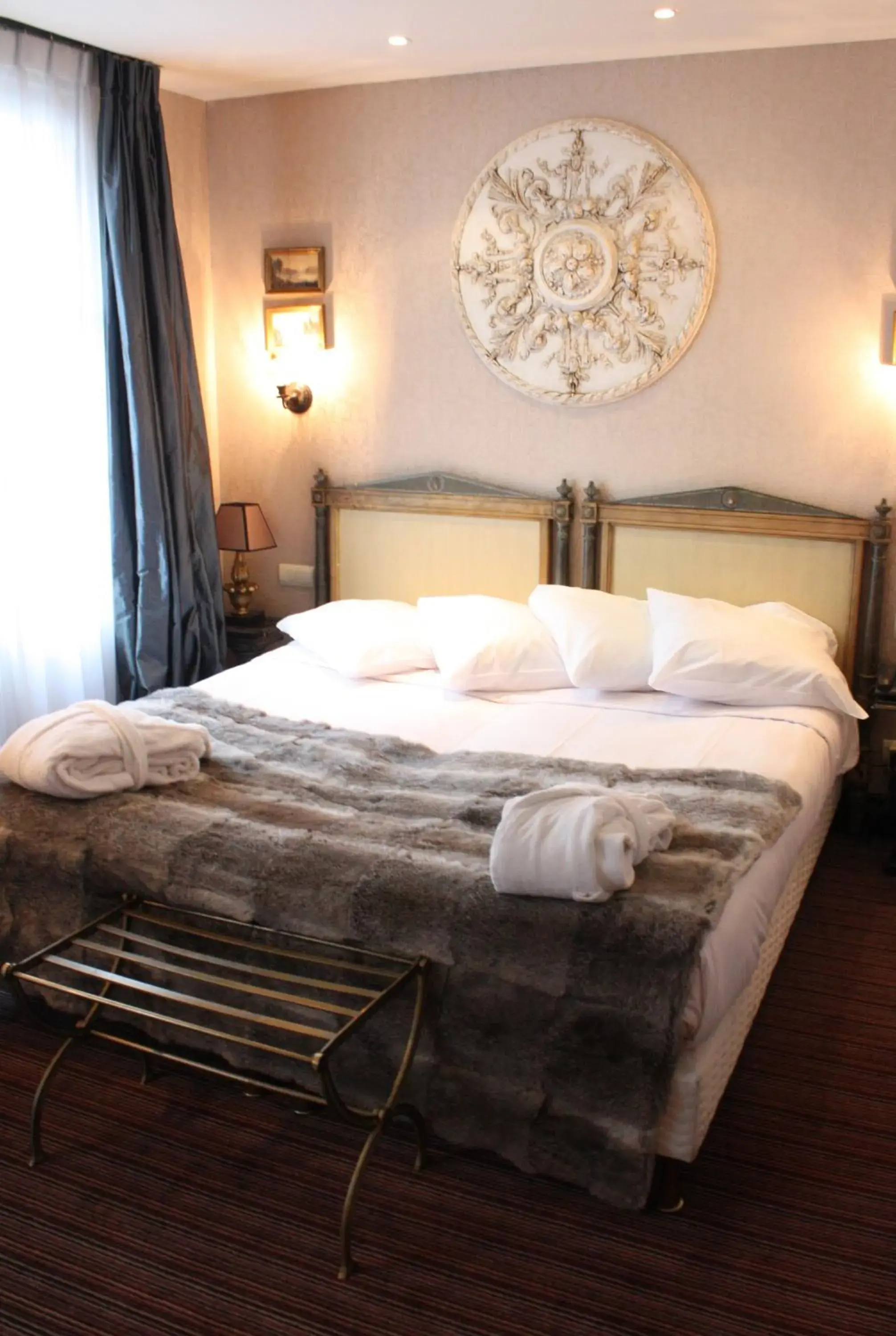 Bed in Hotel du Romancier