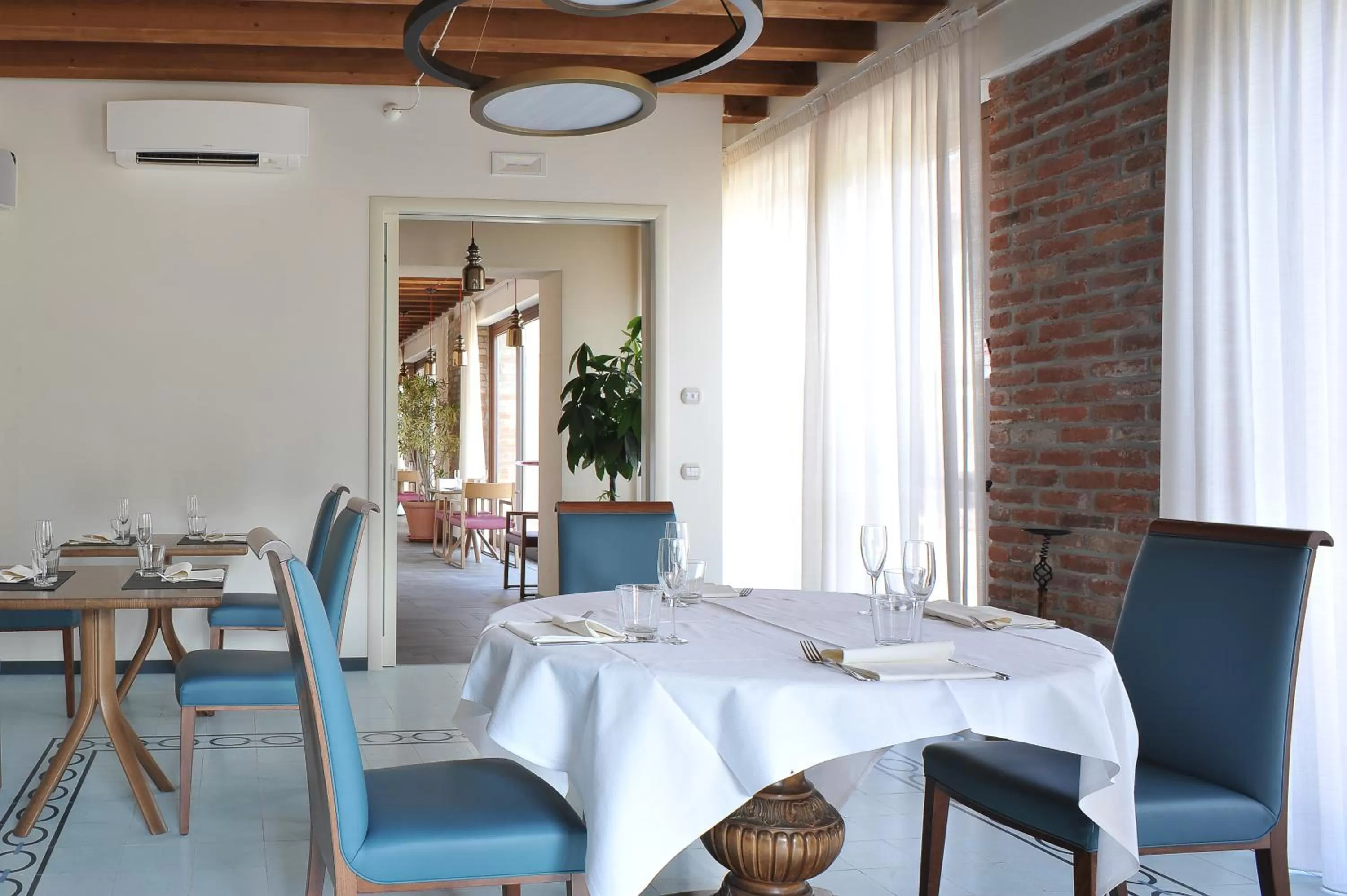 Restaurant/places to eat in Hotel Sesmones