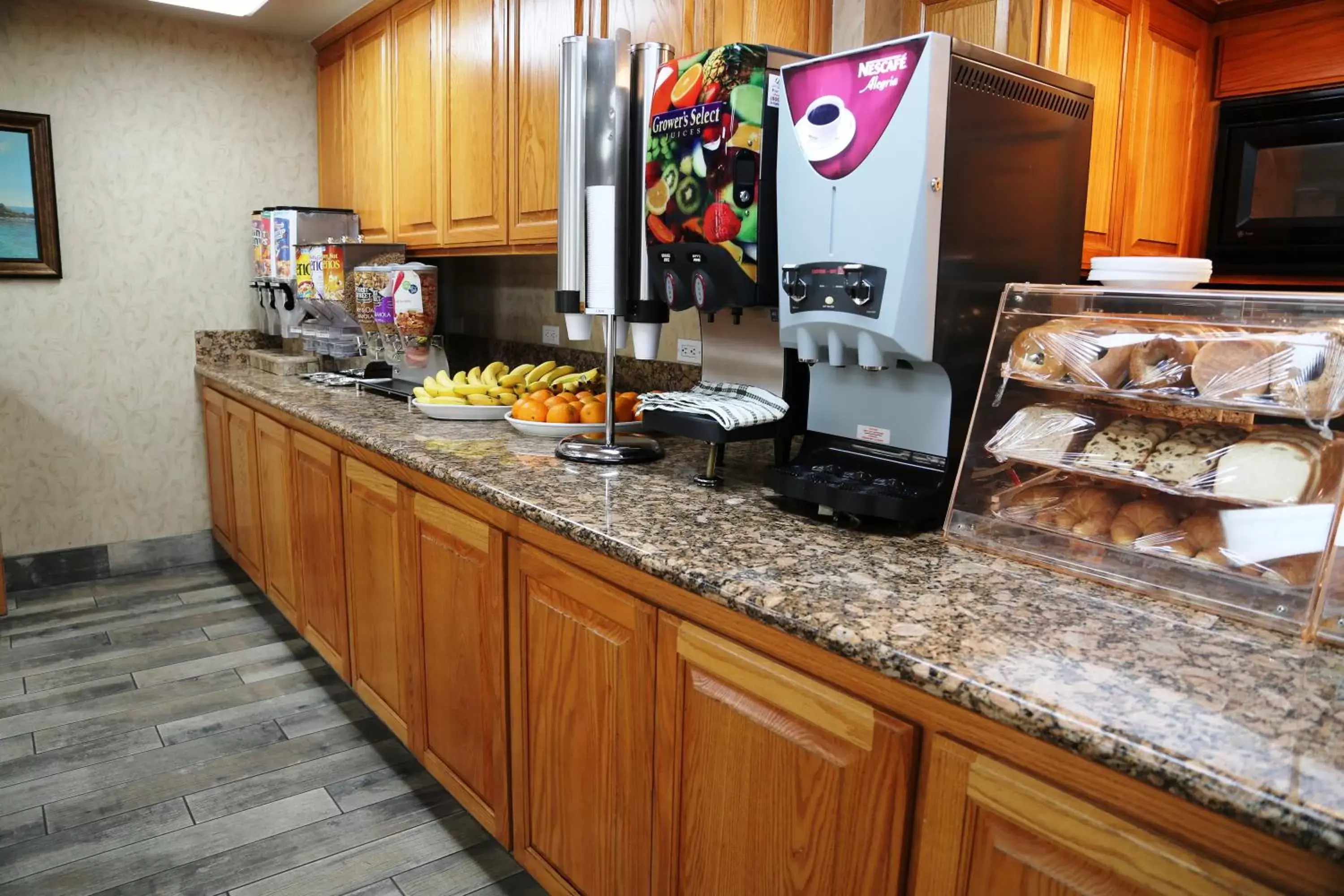 Continental breakfast, Coffee/Tea Facilities in Laguna Hills Lodge-Irvine Spectrum