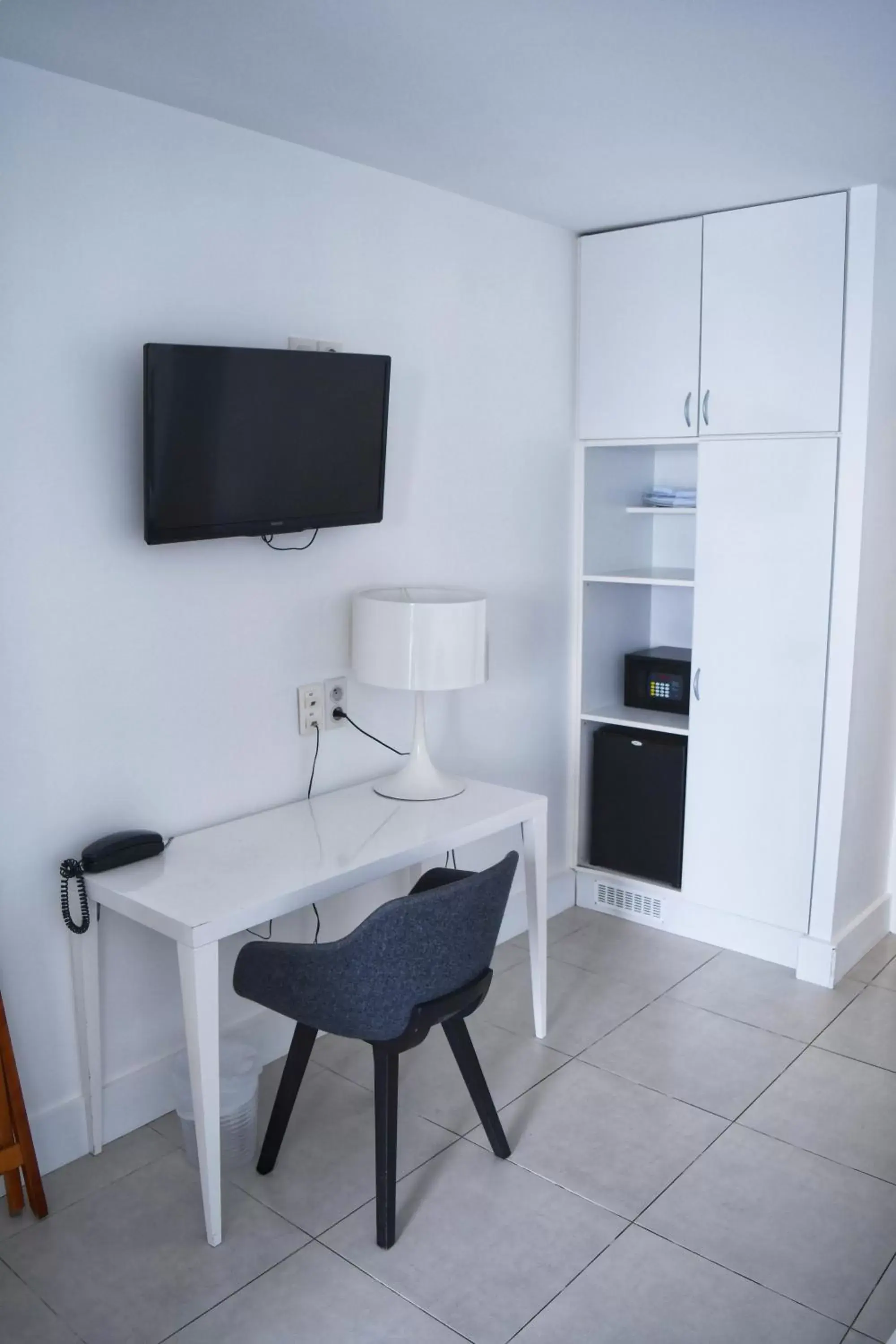 TV and multimedia, TV/Entertainment Center in Les Sables Blancs