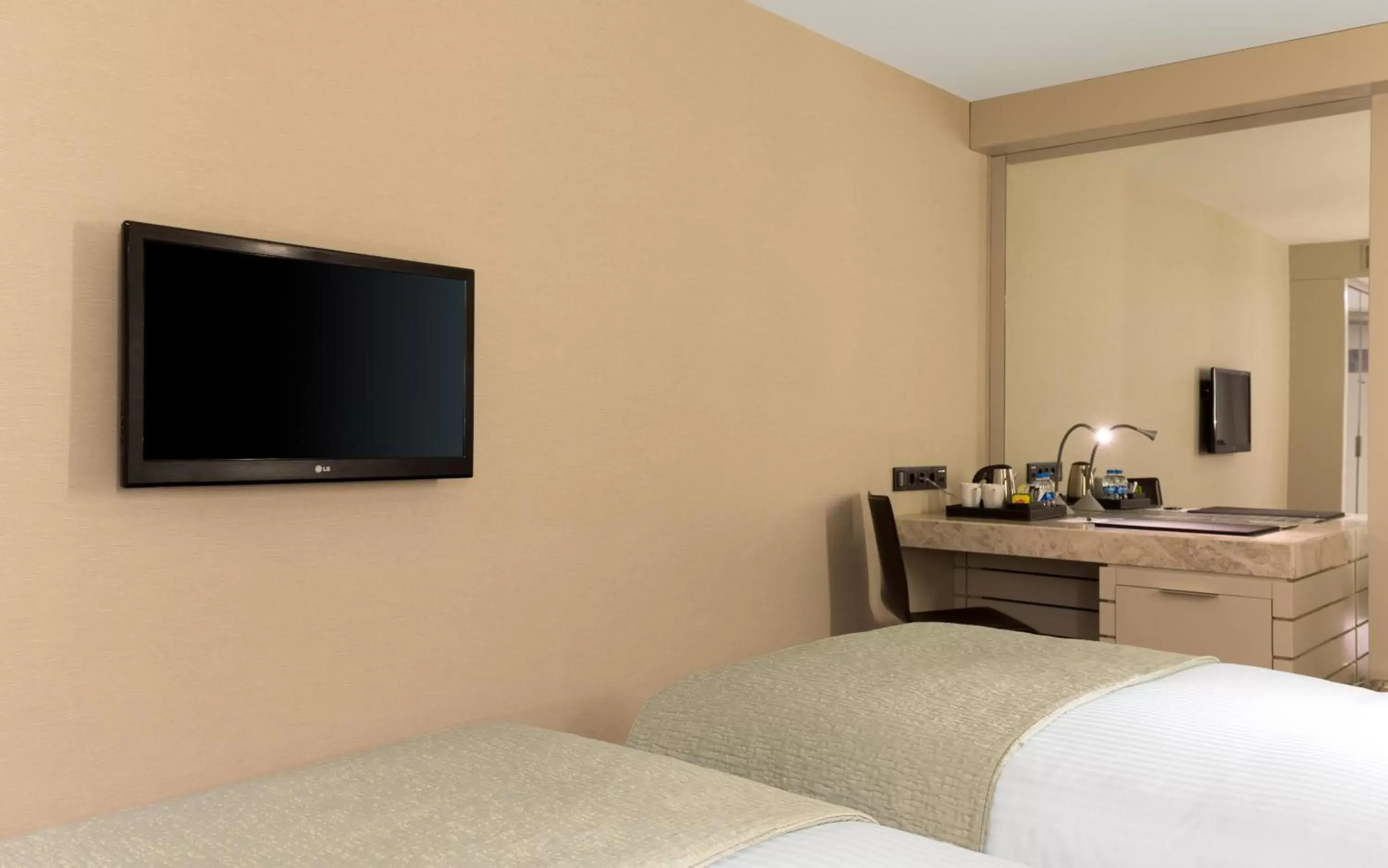 Bedroom, TV/Entertainment Center in AC Hotel Istanbul Macka