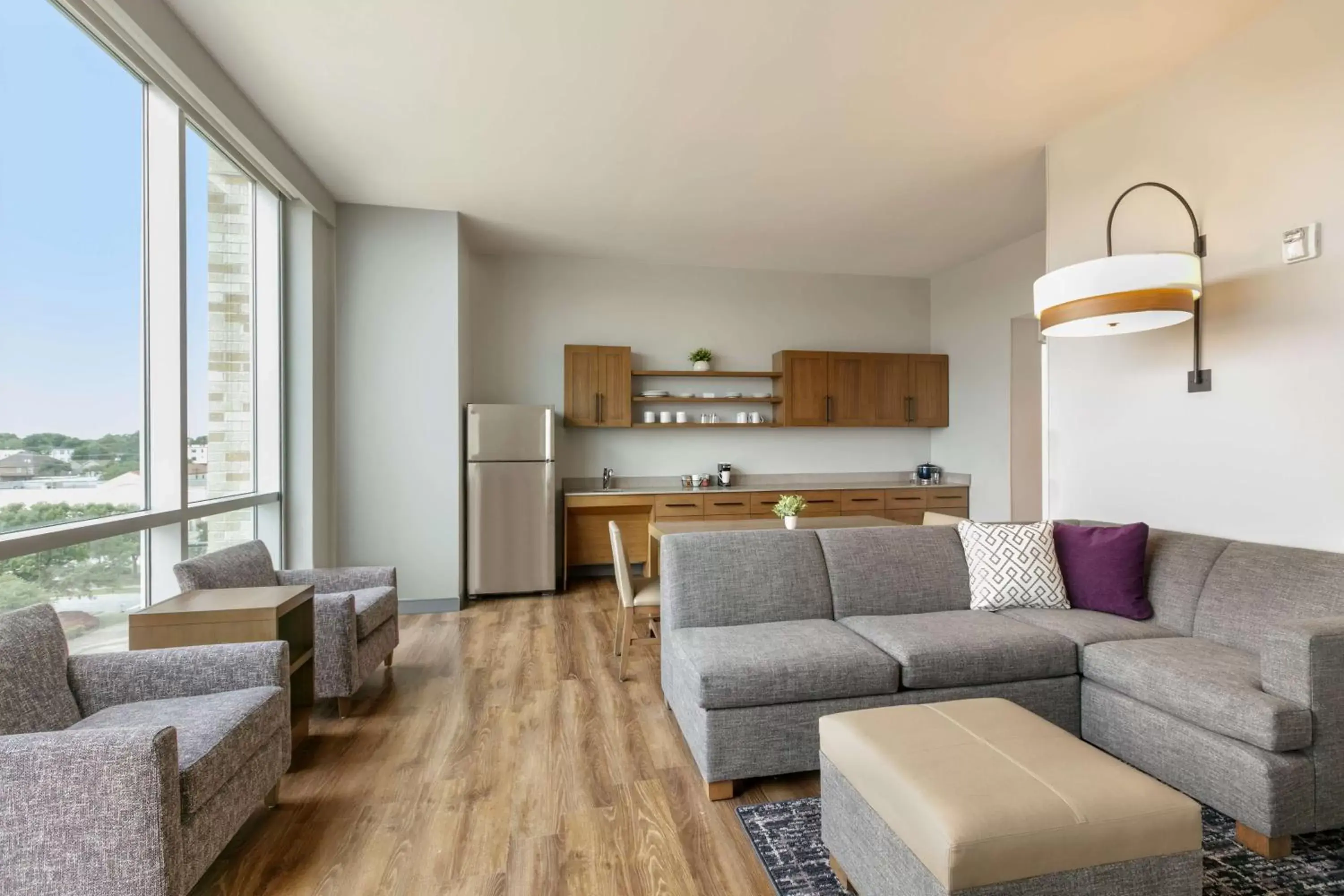 Kitchen or kitchenette, Seating Area in Hyatt Place Fort Worth/TCU