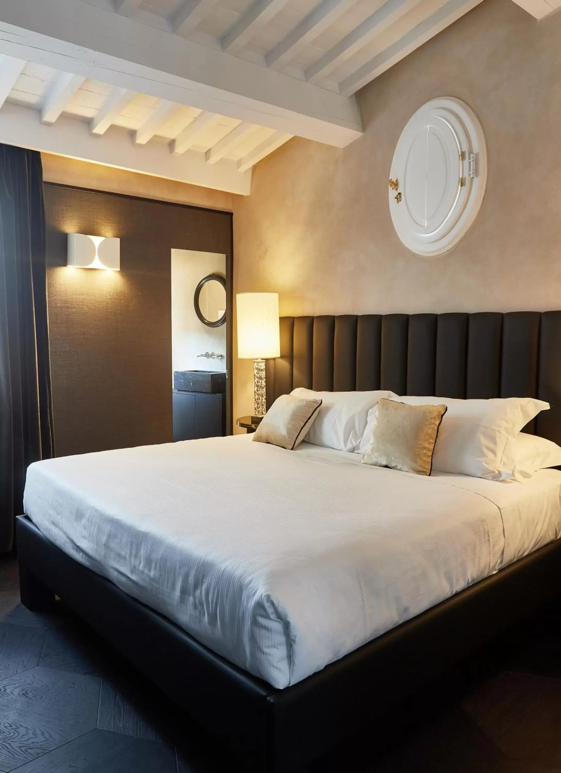 Bedroom, Bed in Palazzo Del Moro Firenze