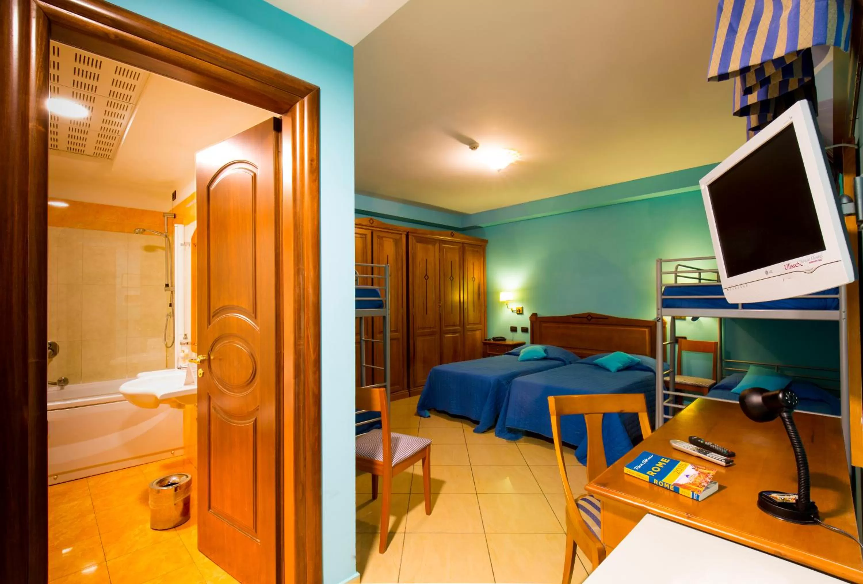 bunk bed, Bed in Ulisse Deluxe Hostel