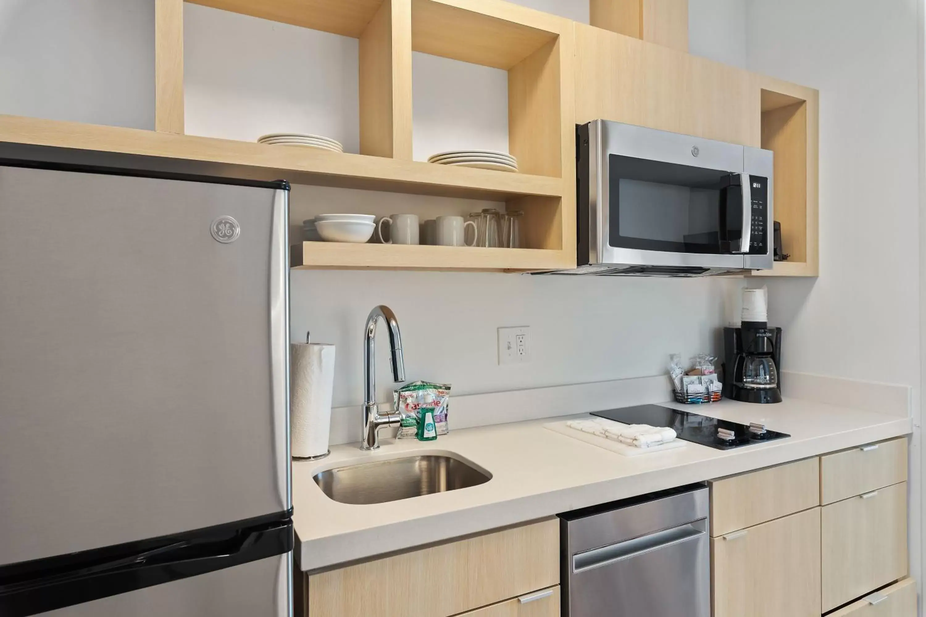 Kitchen or kitchenette, Kitchen/Kitchenette in TownePlace Suites by Marriott White Hall