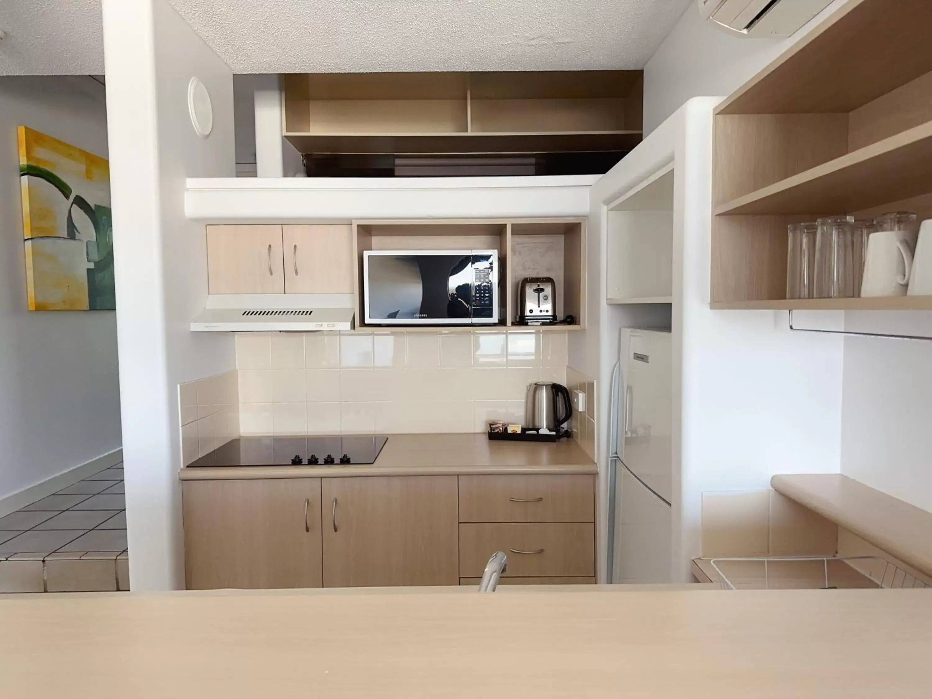 Kitchen/Kitchenette in Tiki Hotel Apartments Surfers Paradise