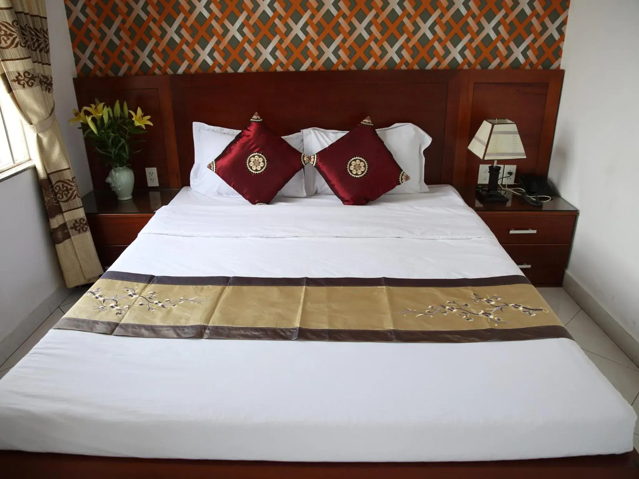 Bed, Room Photo in Hoa Phat Hotel & Apartment