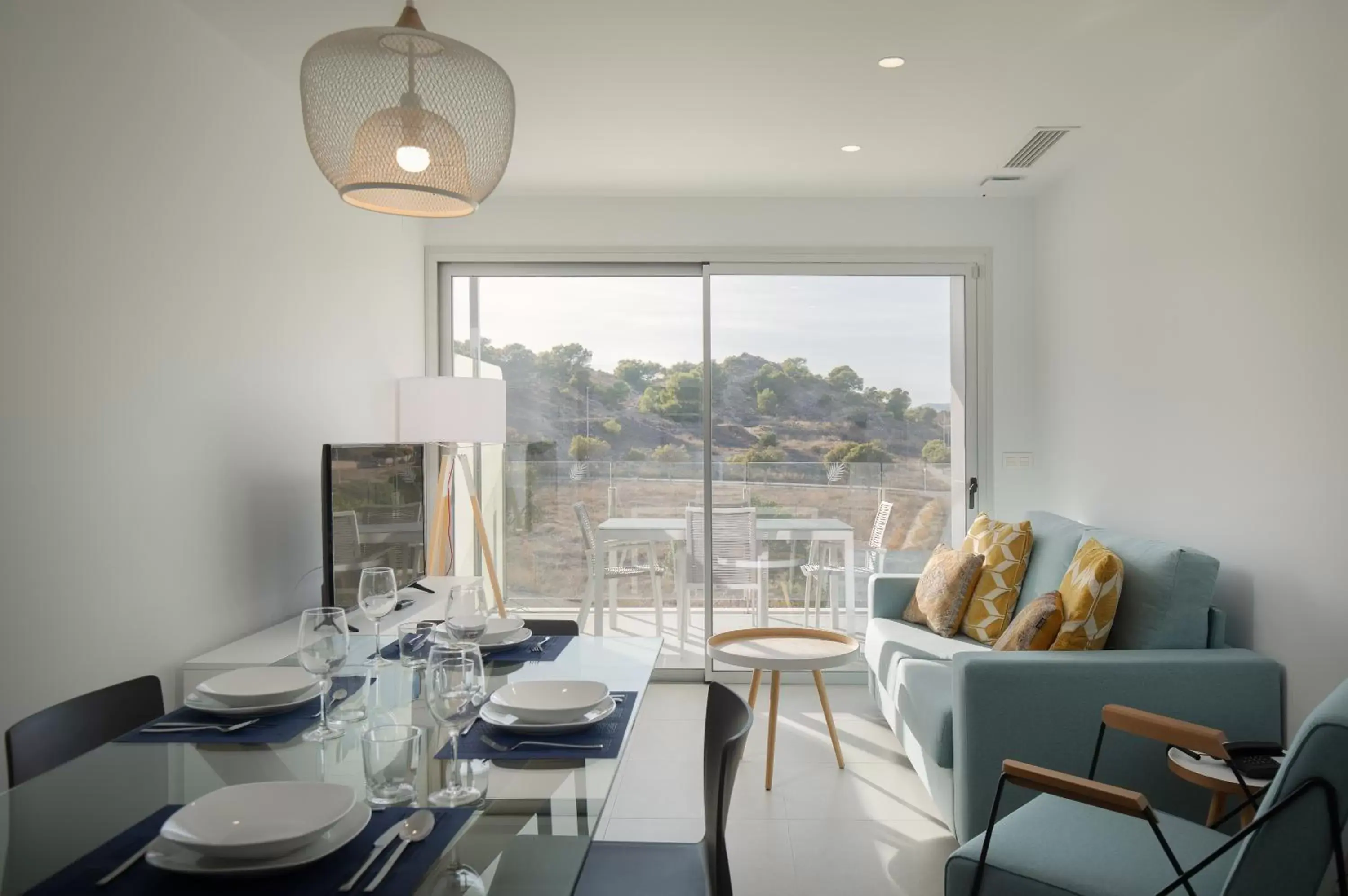 Dining area, Restaurant/Places to Eat in Blue Line Apartment Hotel