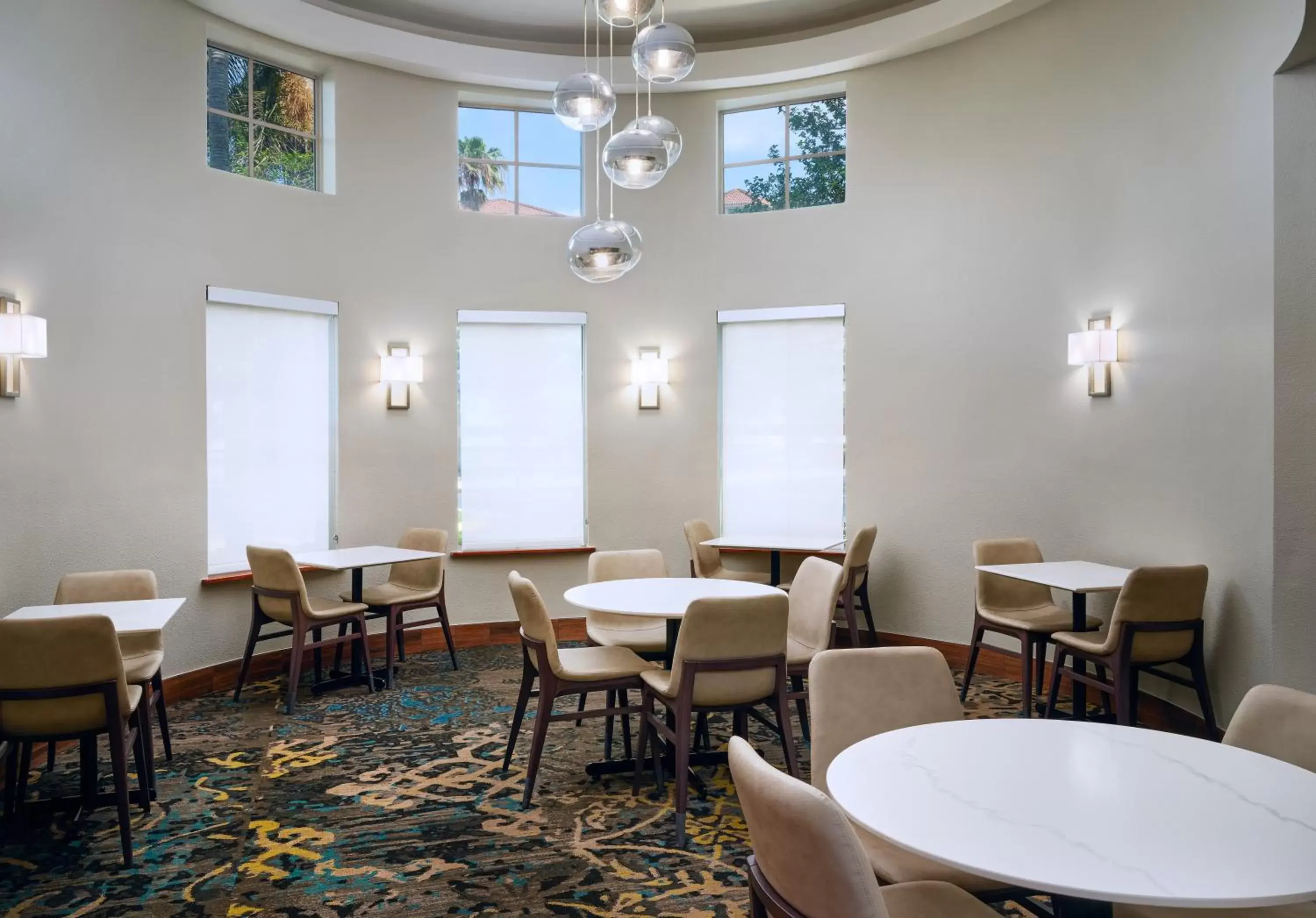 Seating area, Restaurant/Places to Eat in Residence Inn Fort Lauderdale SW/Miramar