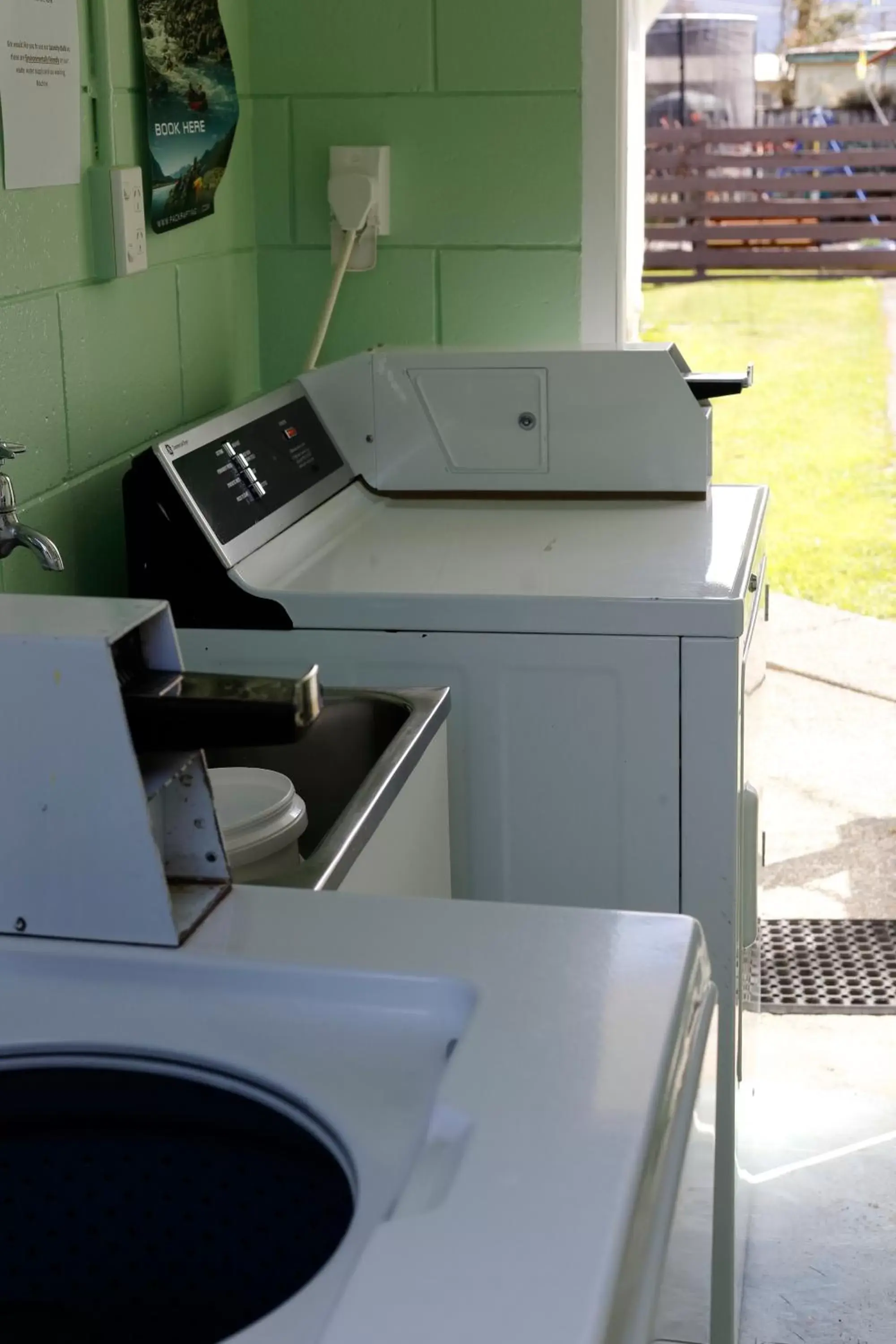 laundry, Kitchen/Kitchenette in Aden Motel