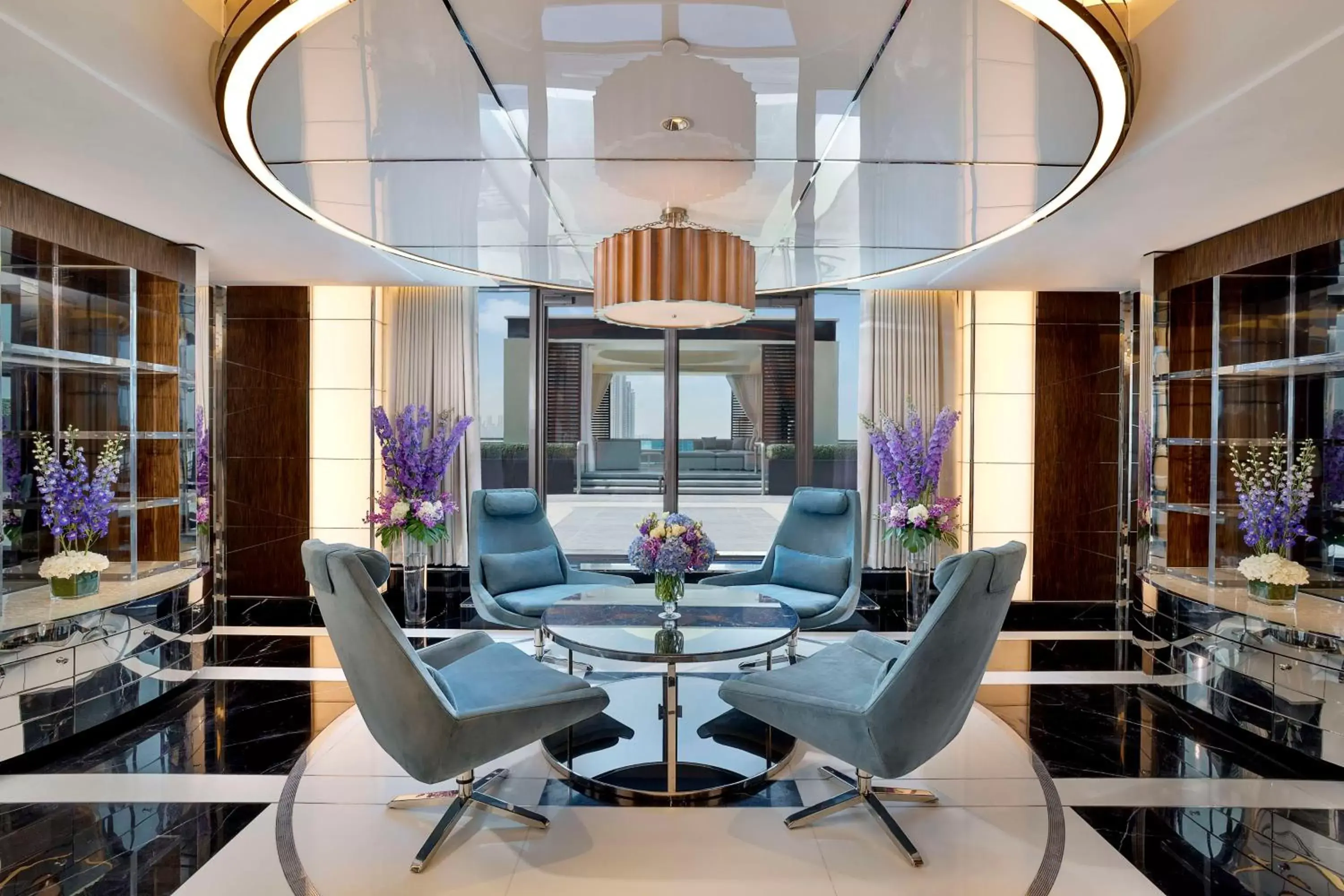 Living room in Hilton Dubai Palm Jumeirah