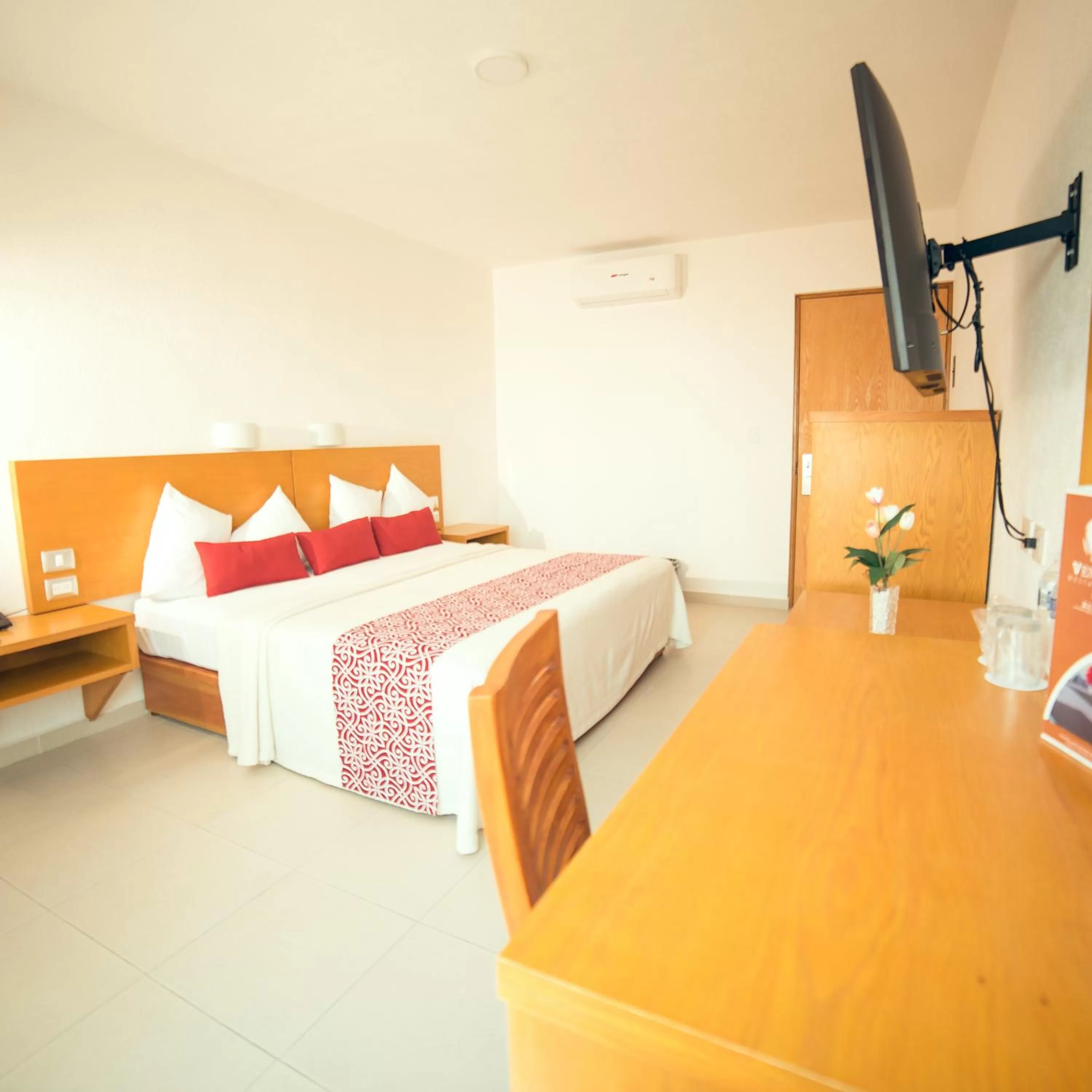 Photo of the whole room, Bed in Hotel Klimt