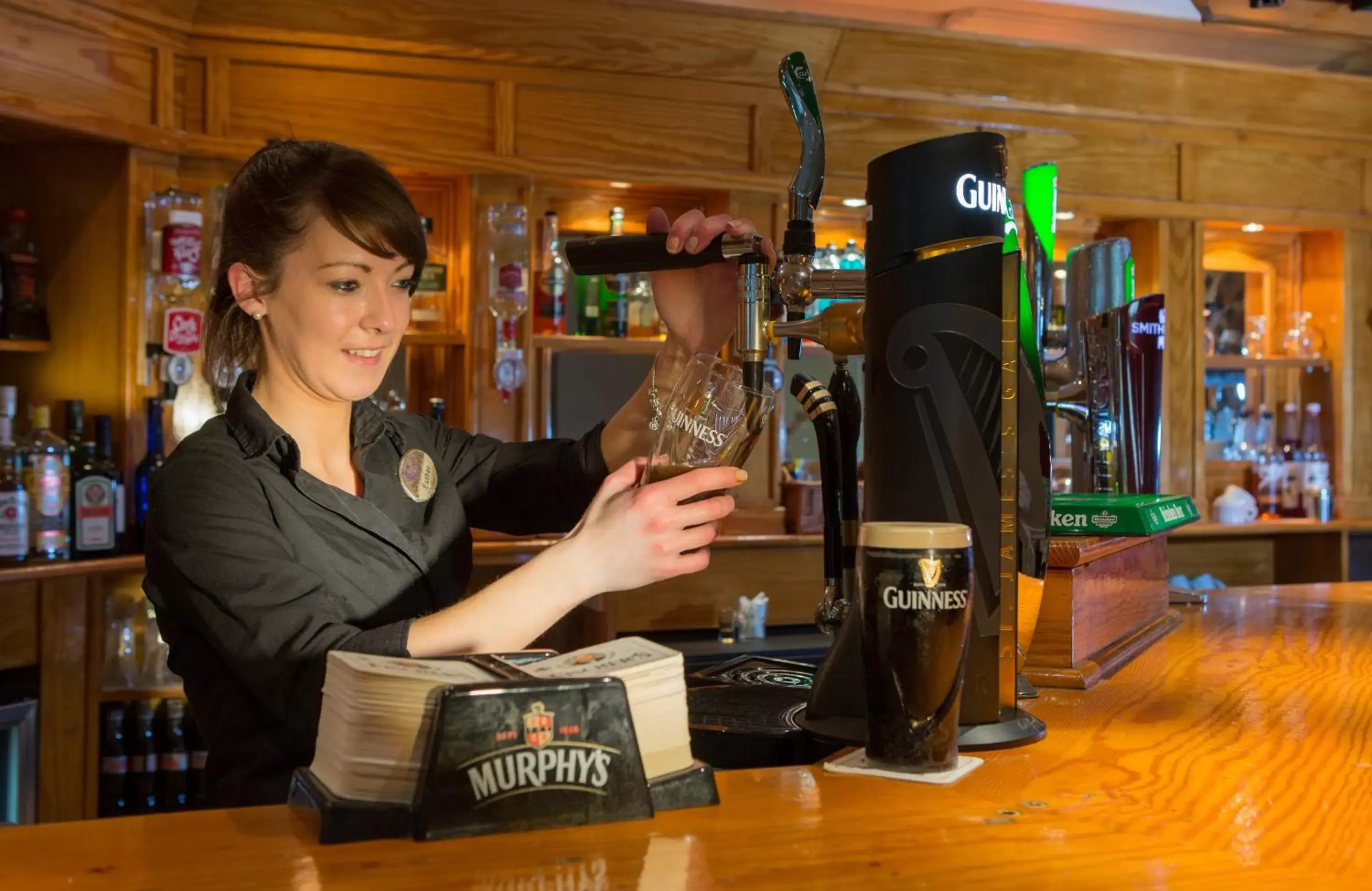 Lounge or bar in The Kenmare Bay Hotel & Leisure Resort