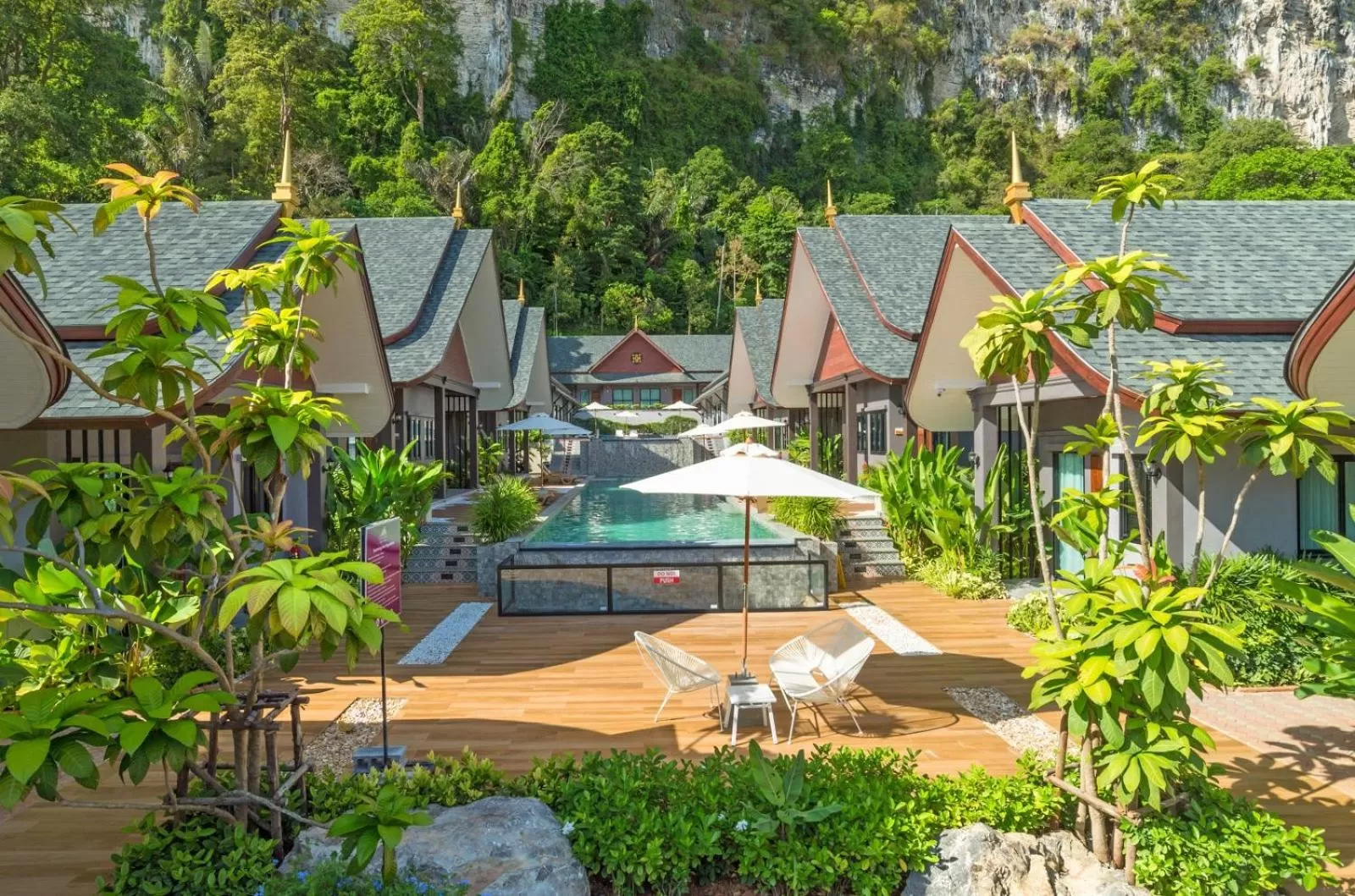 Patio in The Scene Cliff View Villas