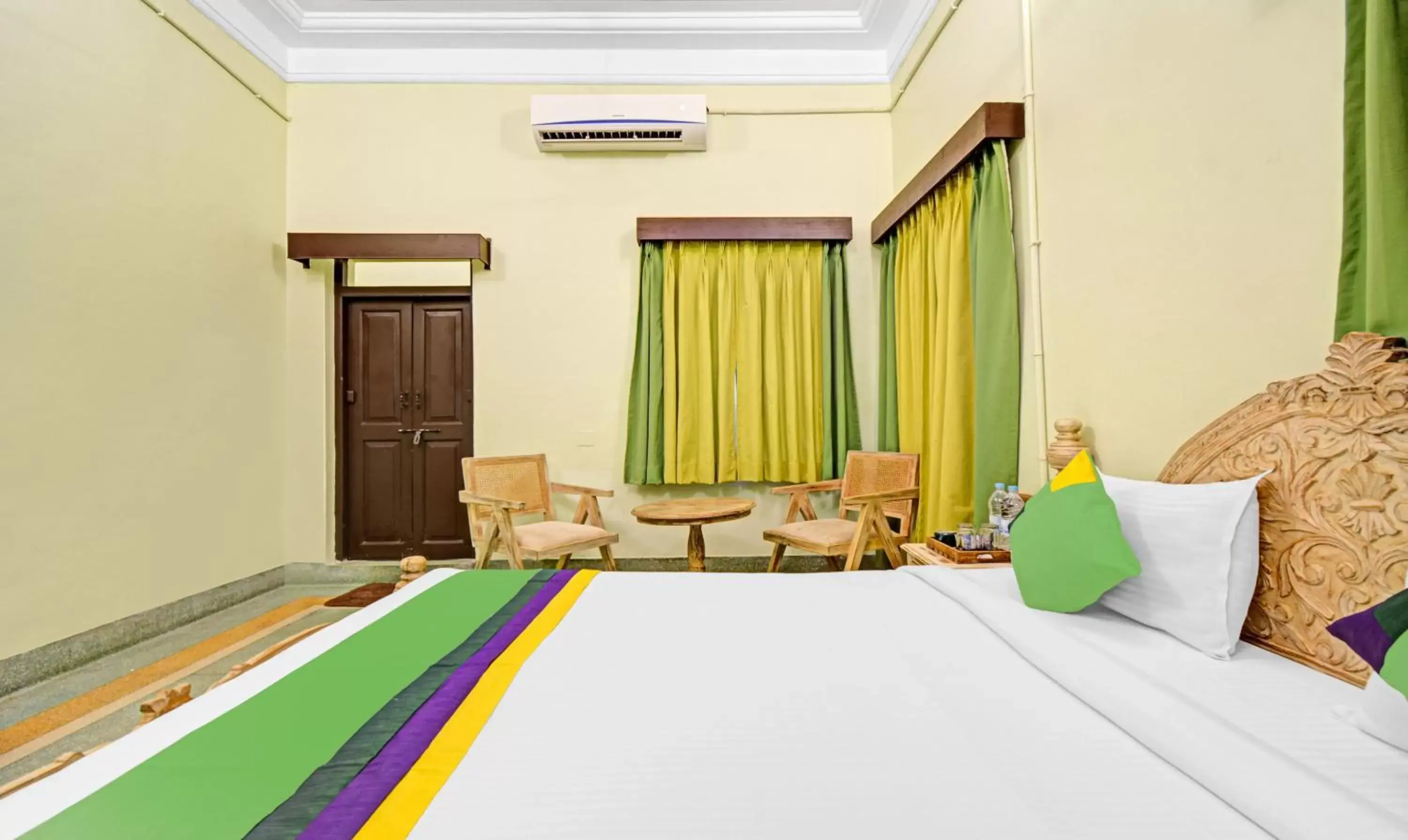 Bed in Treebo The Regal House, Near Fateh Sagar Lake Bed in Treebo The Regal House, Near Fateh Sagar Lake