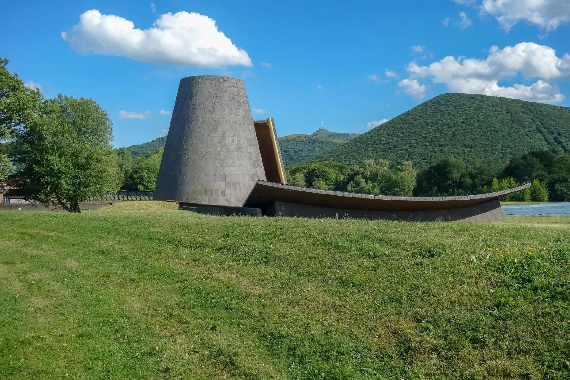 Entertainment in Kyriad Clermont-Ferrand-Sud - La Pardieu