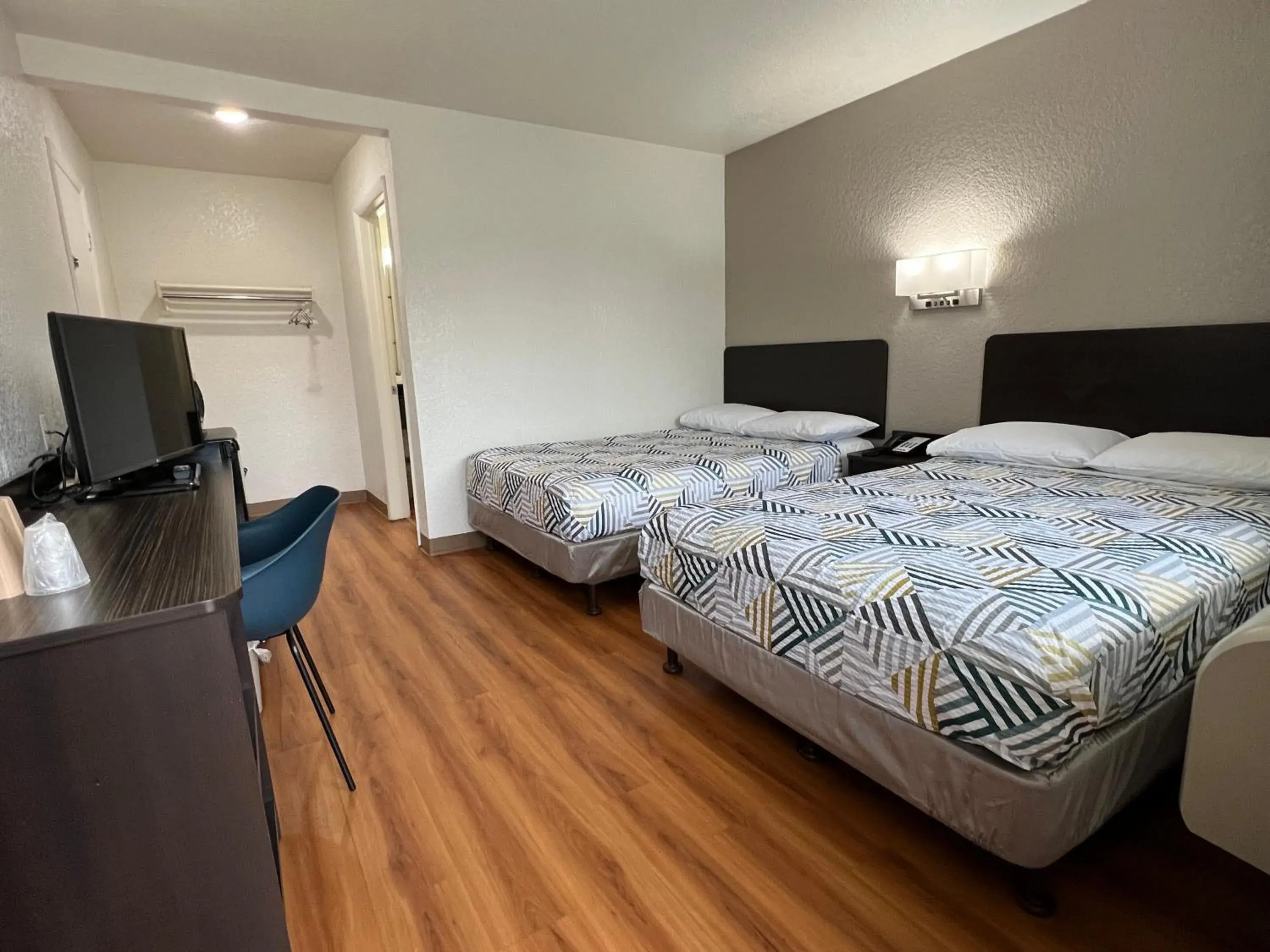 Bedroom, Bed in Motel 6-Longview, TX