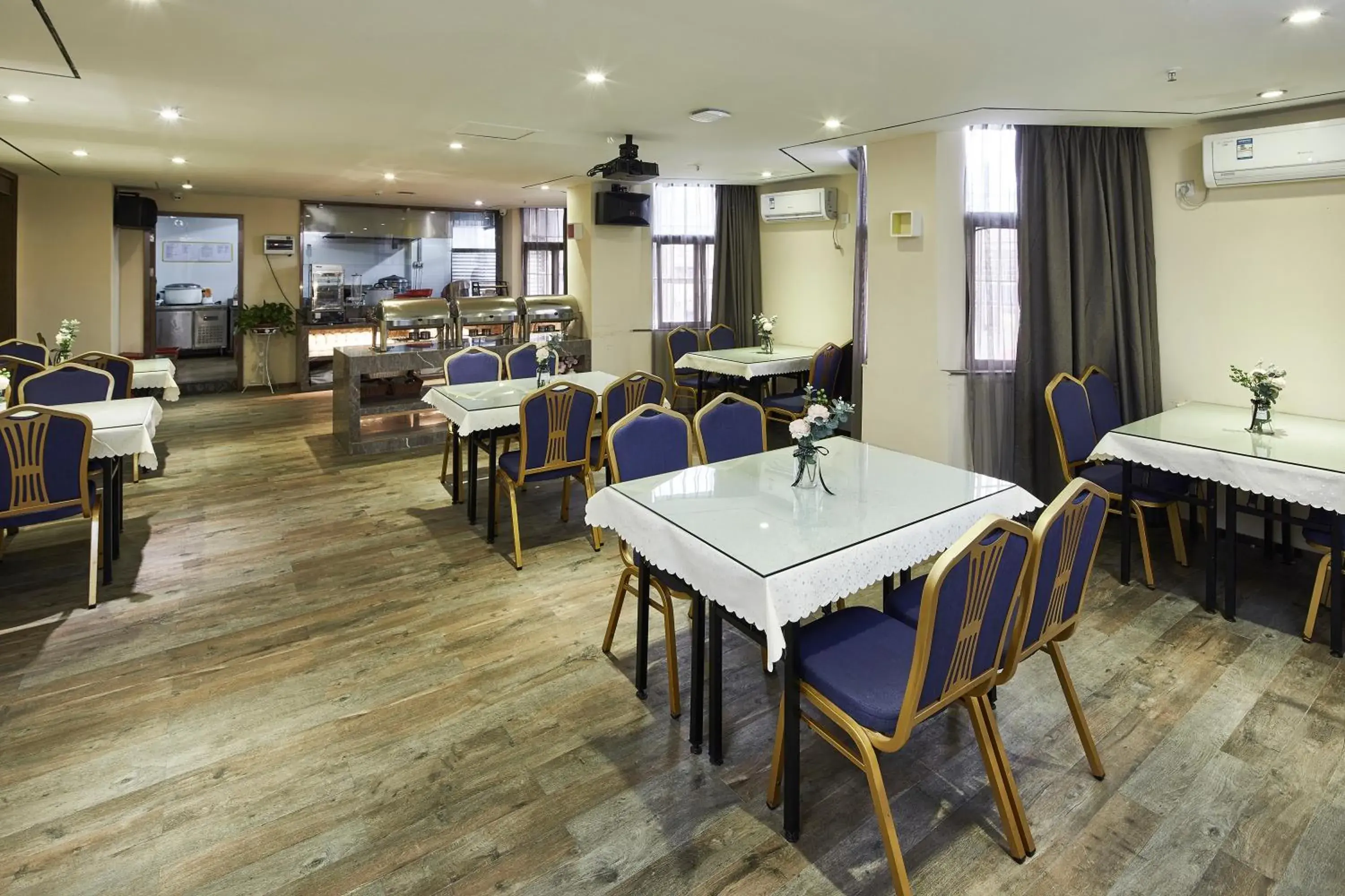 Restaurant/places to eat in INSAIL Hotel (Shenzhen Dongmen Branch) Restaurant/places to eat in INSAIL Hotel (Shenzhen Dongmen Branch)