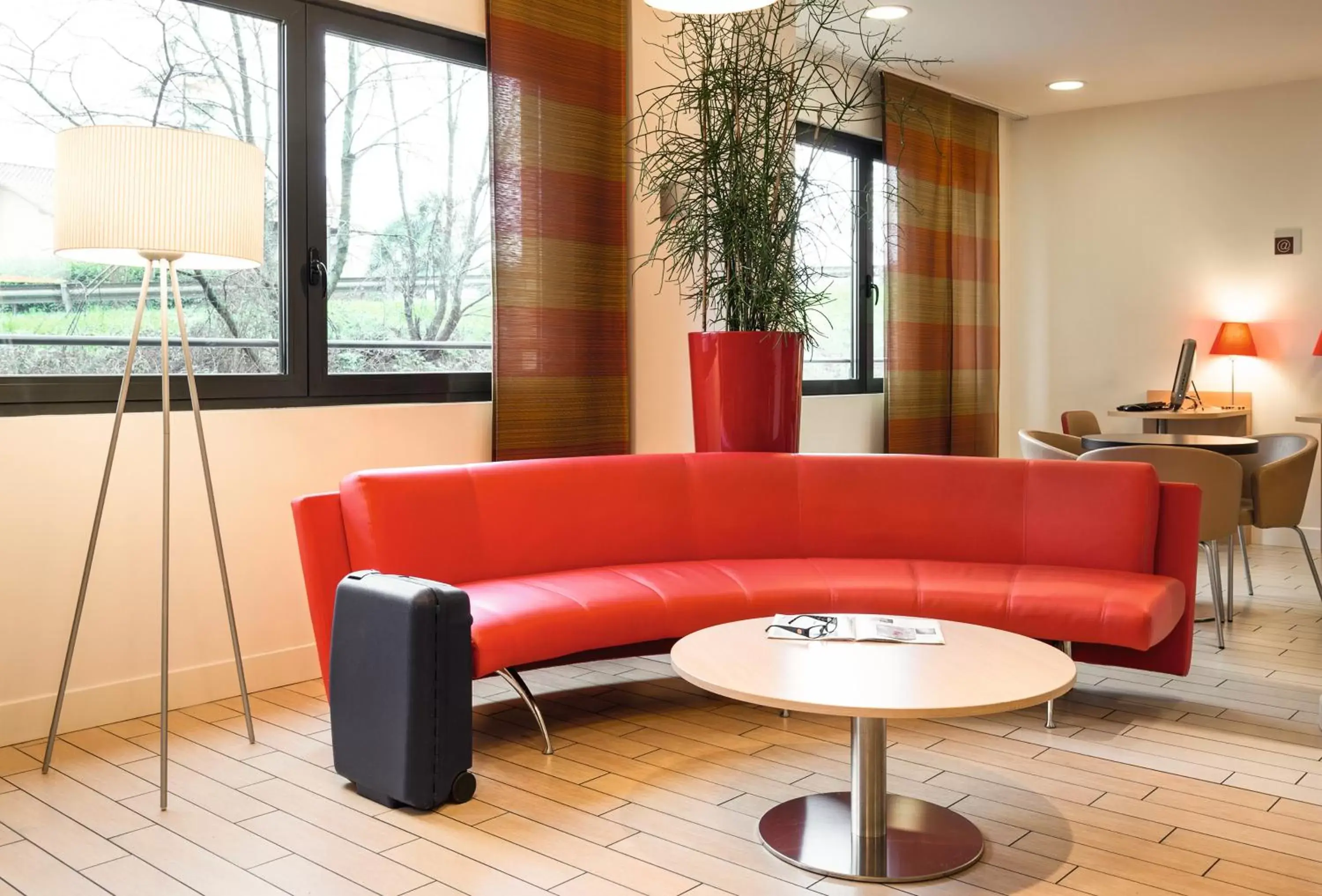 Lobby or reception, Seating Area in Hotel Ibis Milano Malpensa