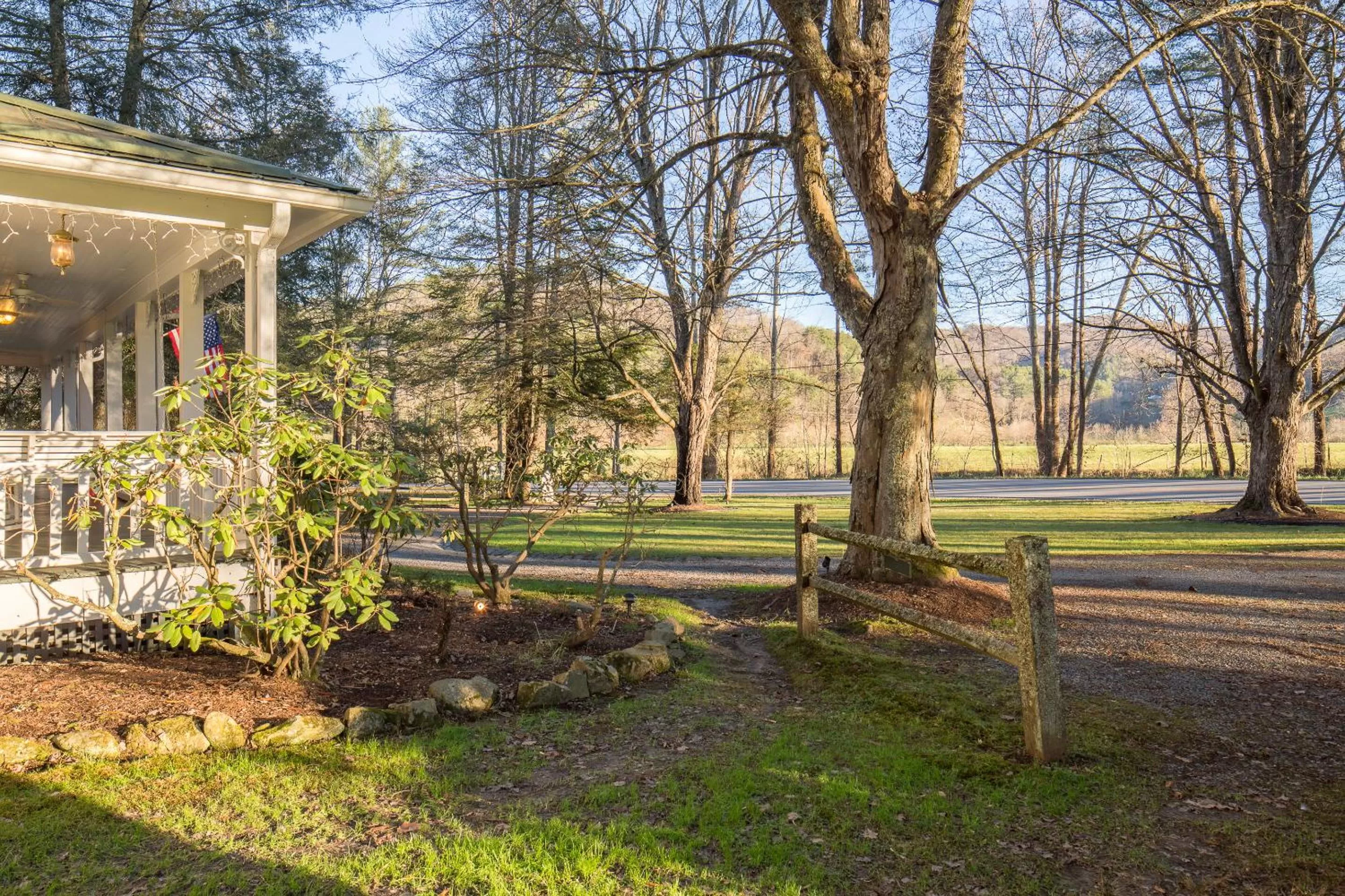 Garden in Taylor House Inn
