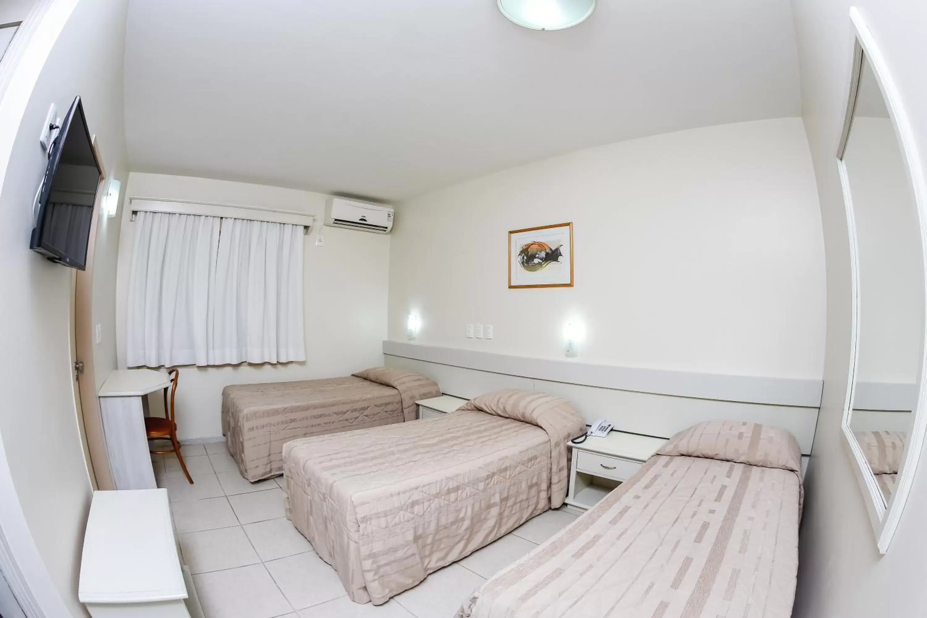 Photo of the whole room, Bed in Hotel Suárez Executive Novo Hamburgo Photo of the whole room, Bed in Hotel Suárez Executive Novo Hamburgo