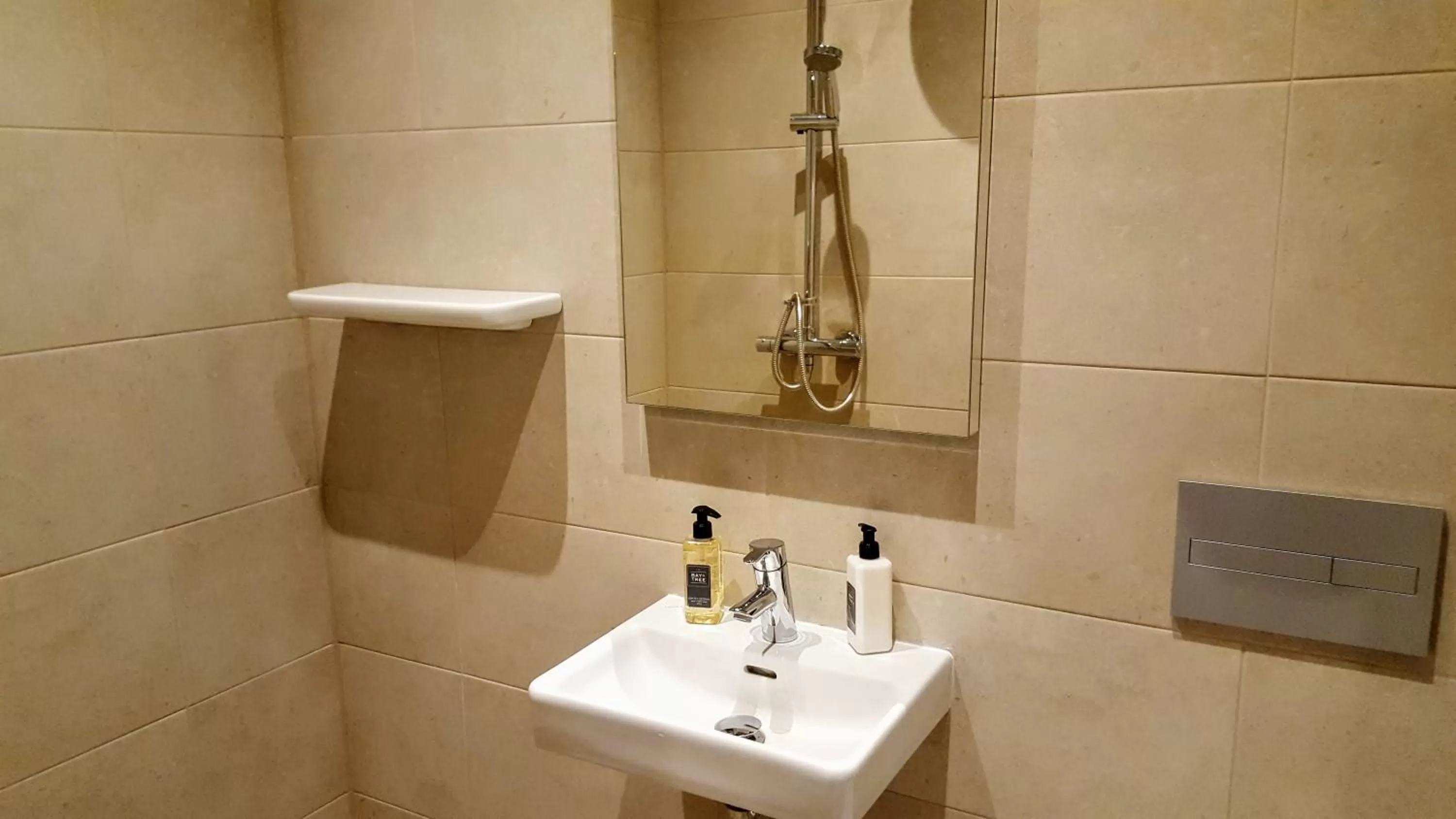 Bathroom in Bay Tree Broadstairs