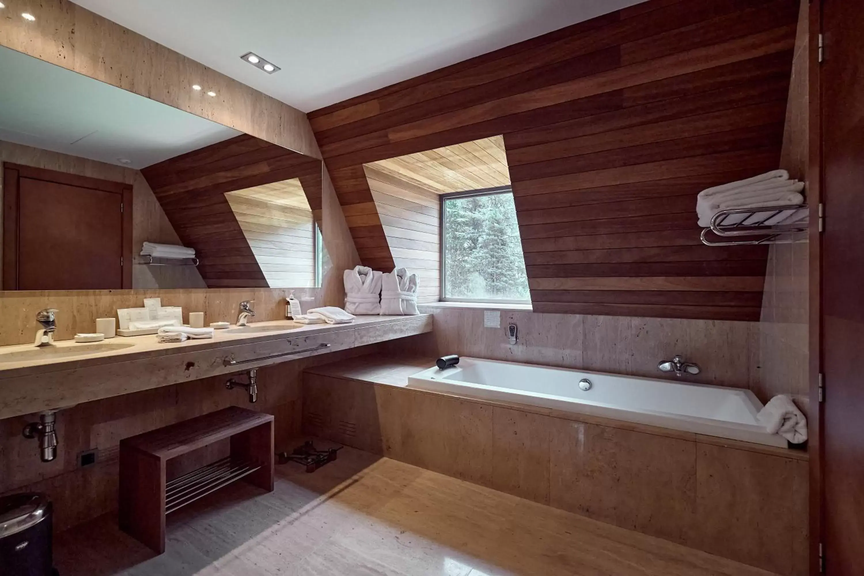 Bathroom in Andorra Park Hotel