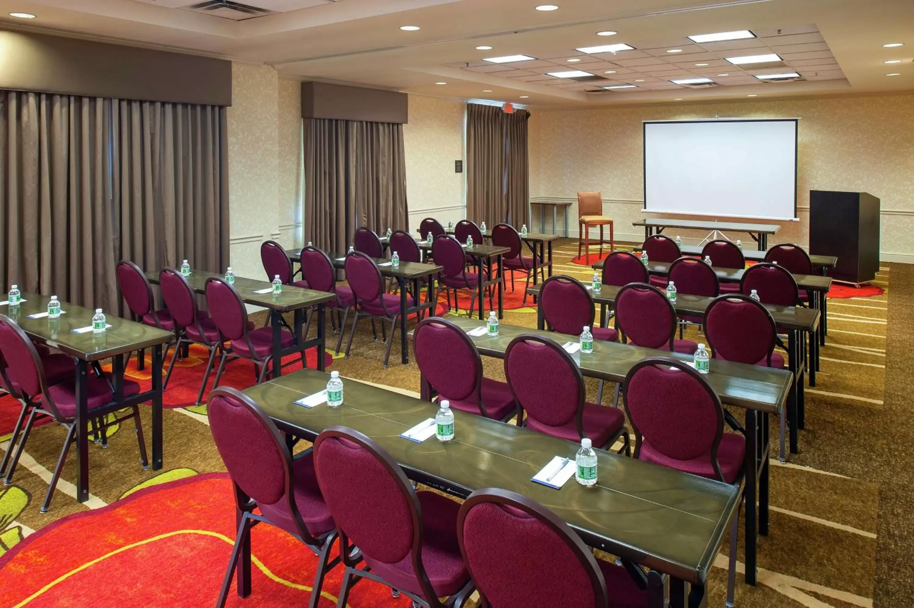 Meeting/conference room in Hilton Garden Inn Allentown Bethlehem Airport