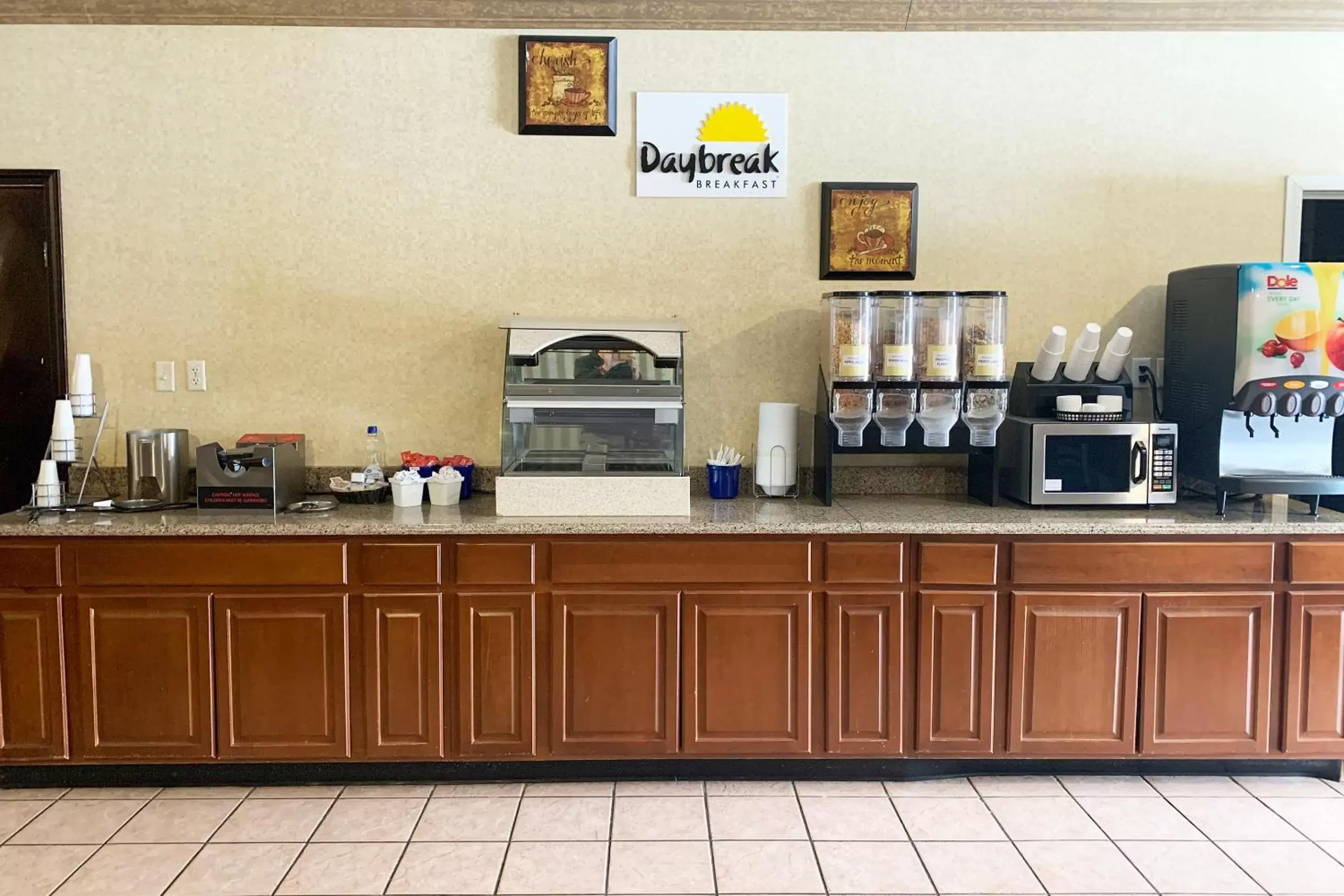 Breakfast in Days Inn by Wyndham Conneaut Breakfast in Days Inn by Wyndham Conneaut