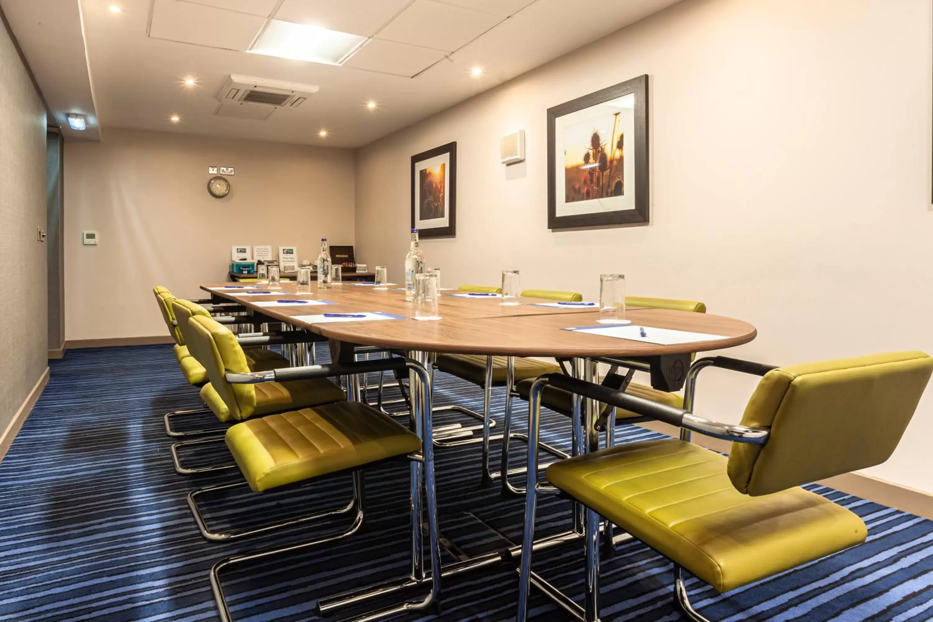 Meeting/conference room in Holiday Inn Express Edinburgh Airport, an IHG Hotel