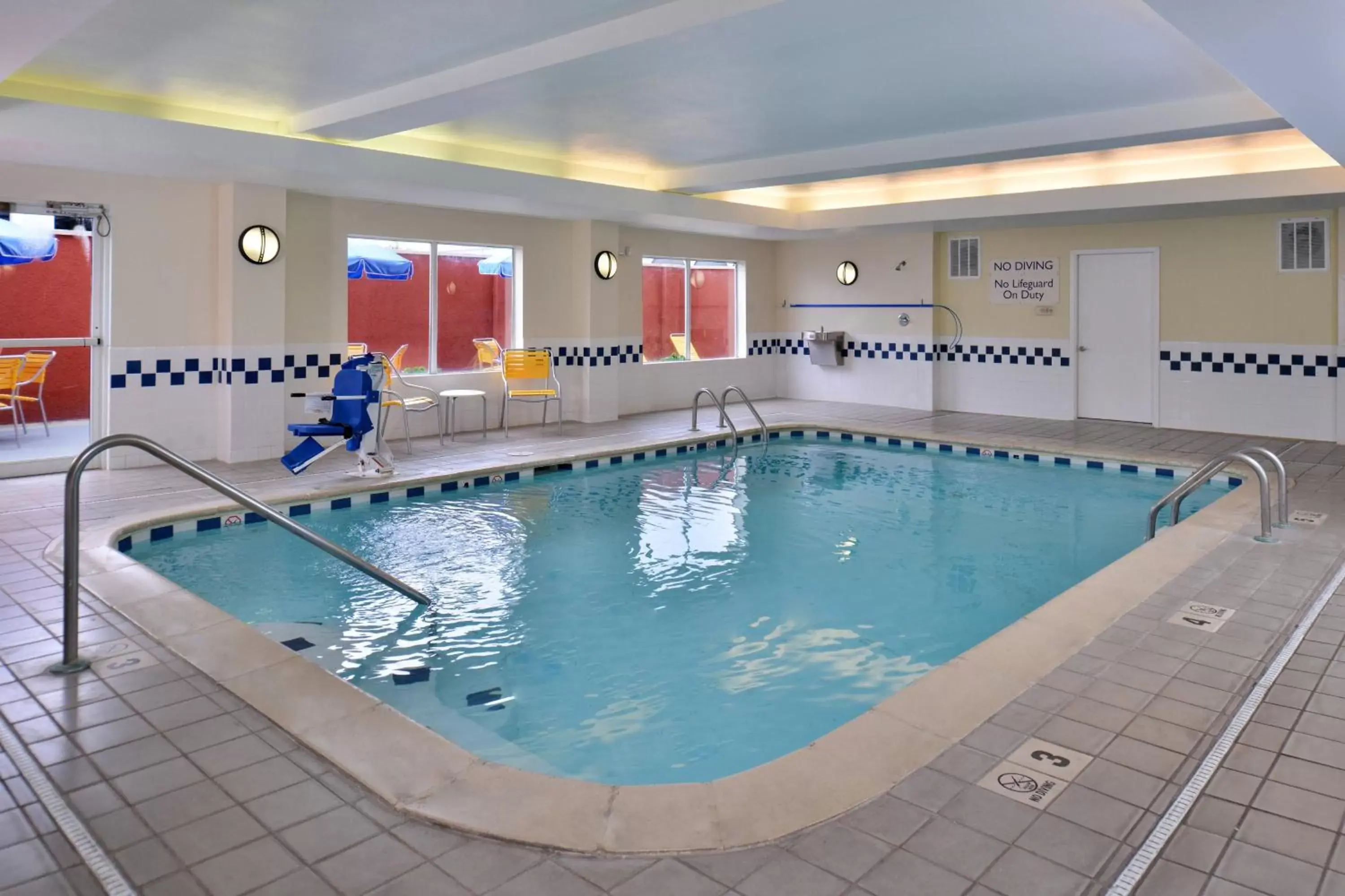 Swimming Pool in Fairfield Inn and Suites Gulfport / Biloxi