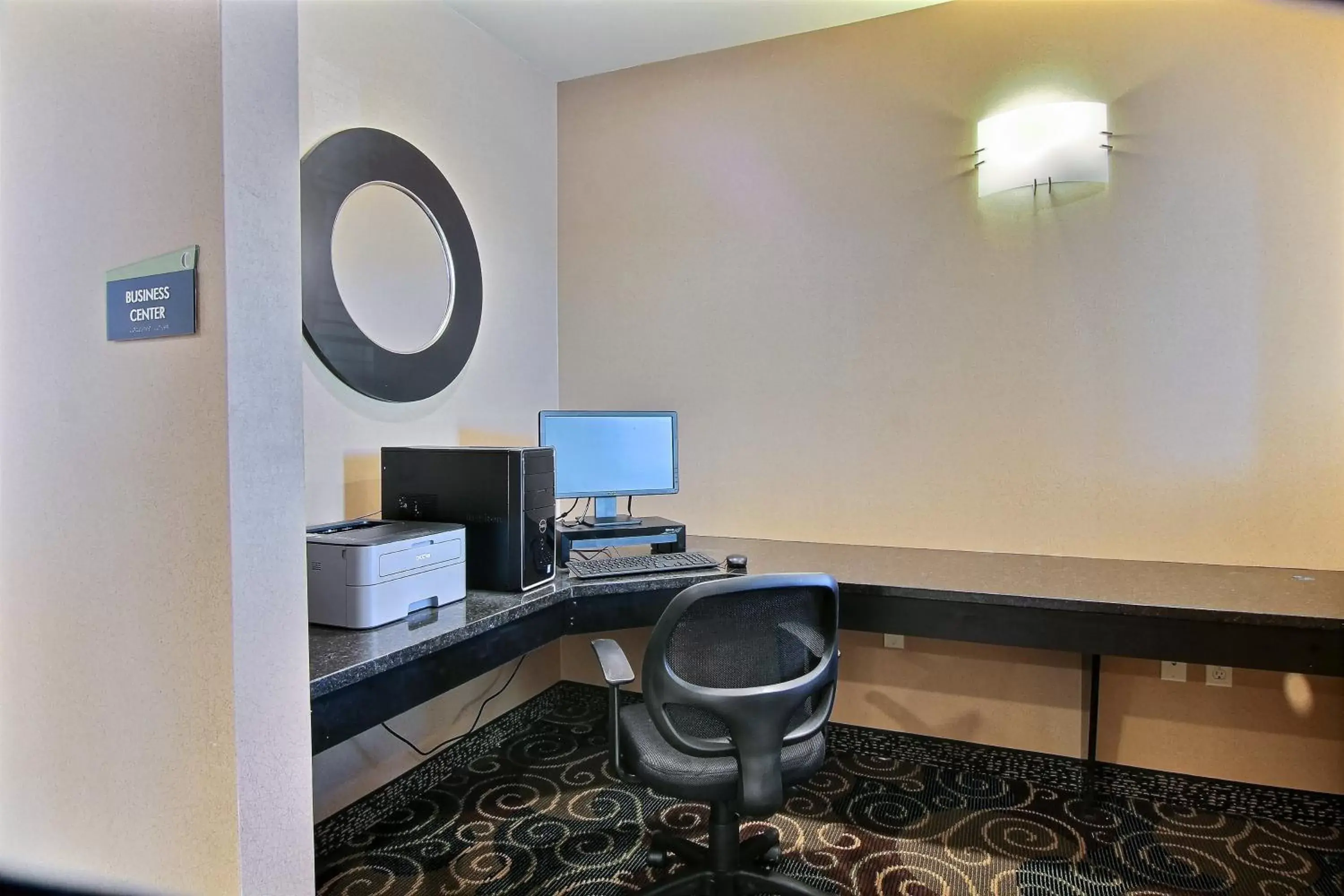 Business facilities in Cobblestone Hotel & Suites - McCook