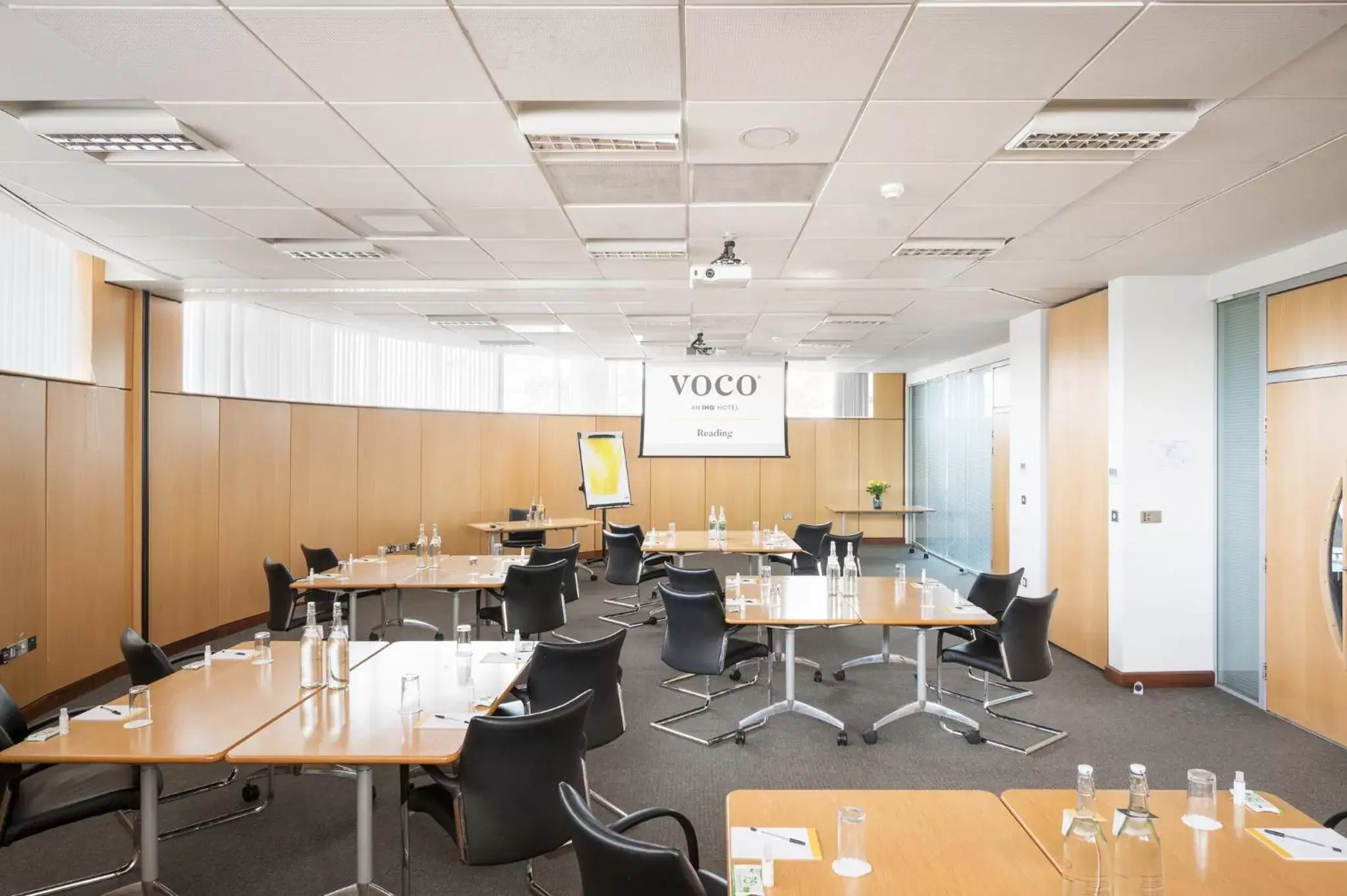 Meeting/conference room, Restaurant/Places to Eat in voco Reading