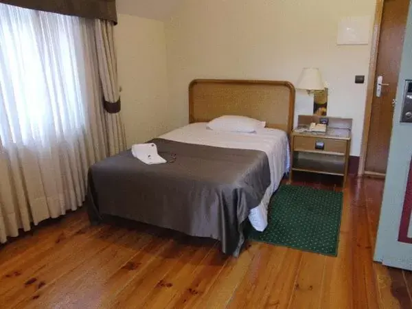 Bedroom, Bed in Palace Hotel & Spa - Termas de Sao Vicente