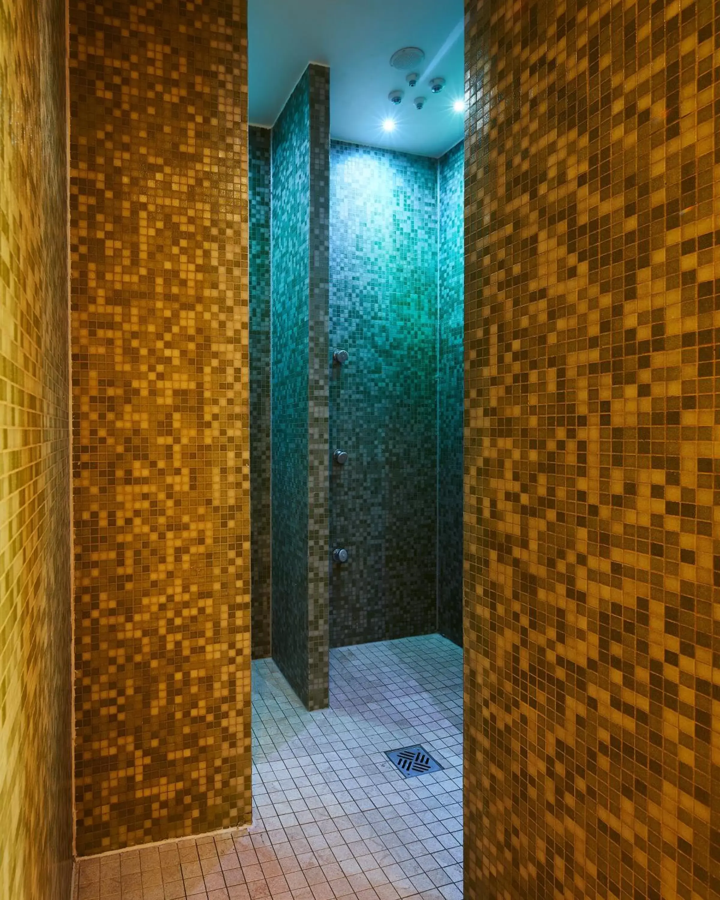 Bathroom in Romantik Hotel Fuchsbau