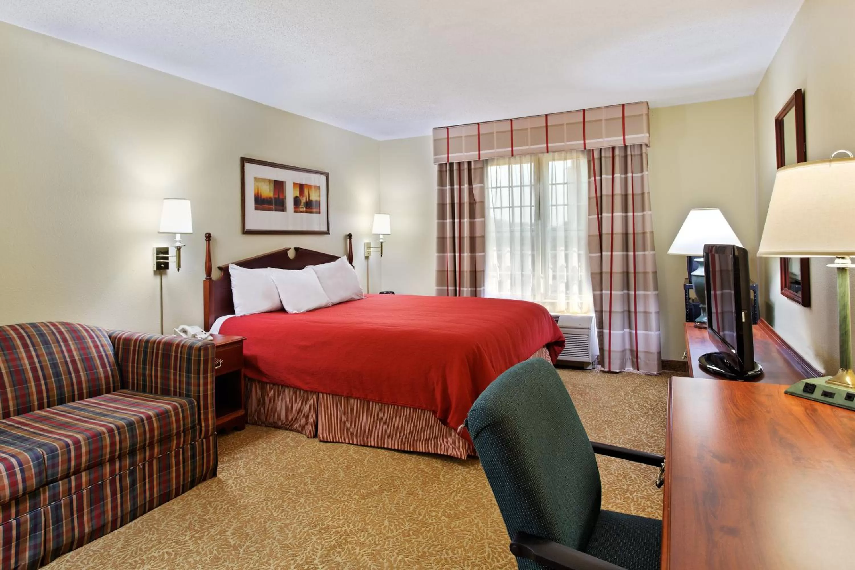 King Room with Tub - Disability Access/Non-Smoking in Country Inn & Suites by Radisson, Elgin, IL