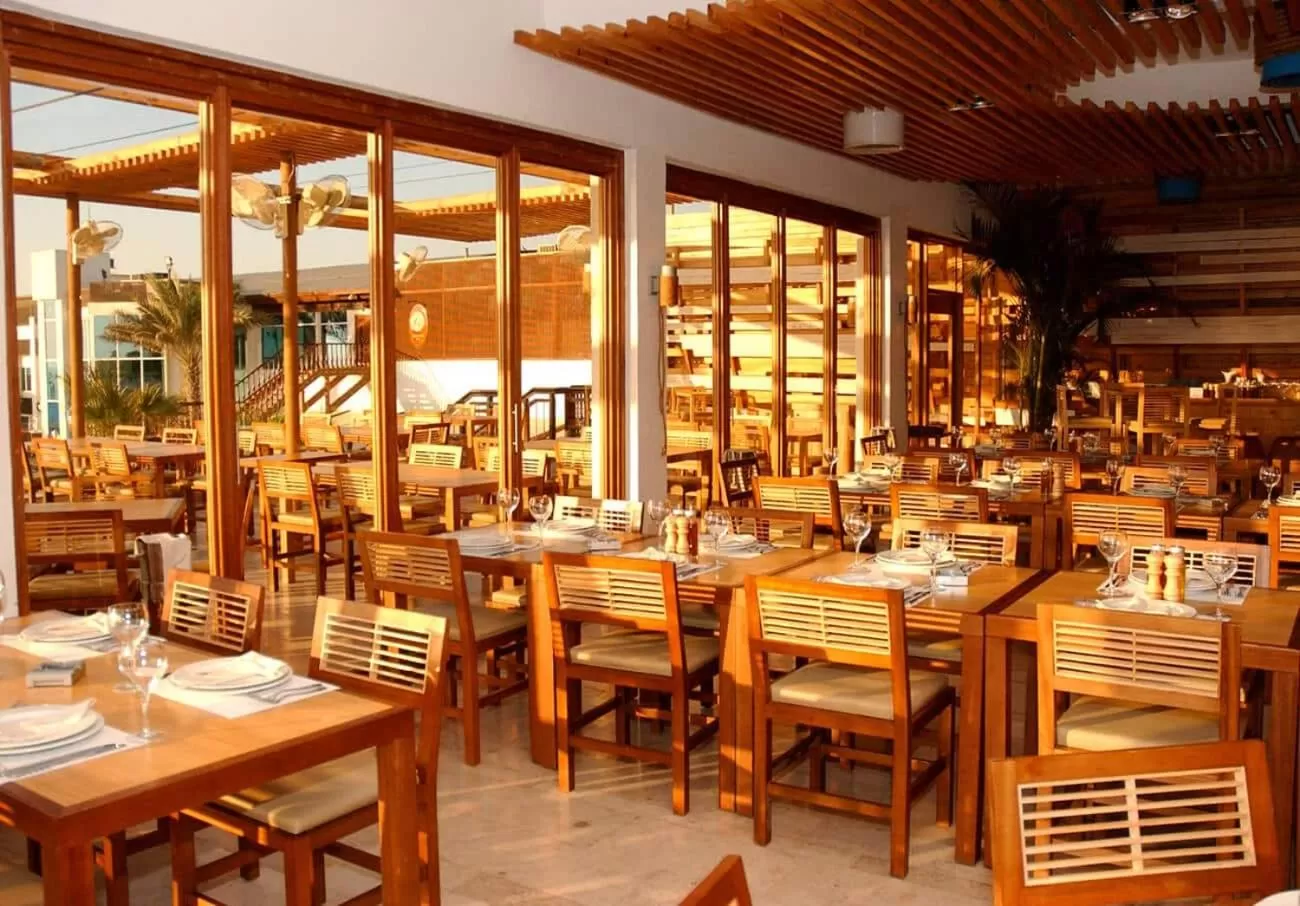 Restaurant/places to eat in Dubai Marine Beach Resort & Spa