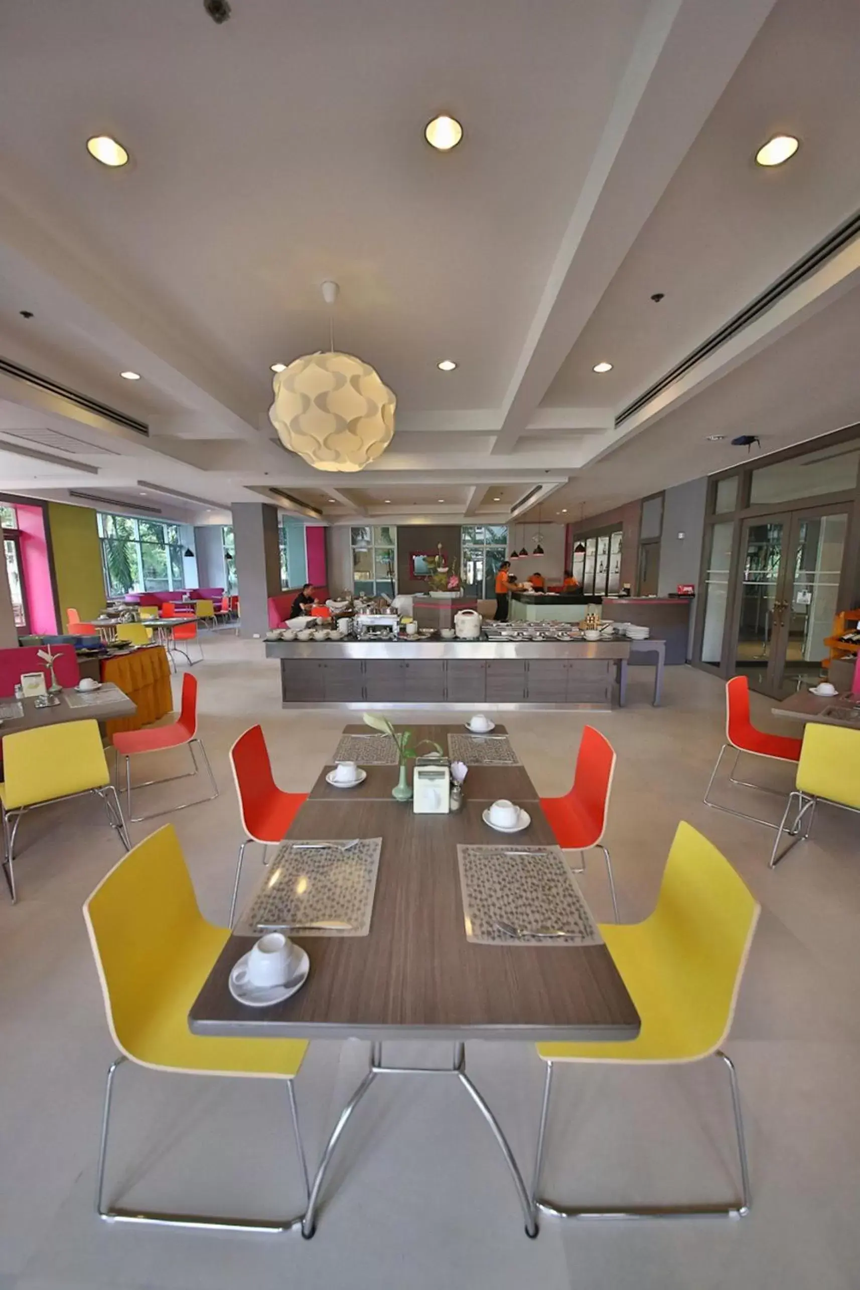 Restaurant/places to eat in Sunshine Vista Hotel - SHA Plus