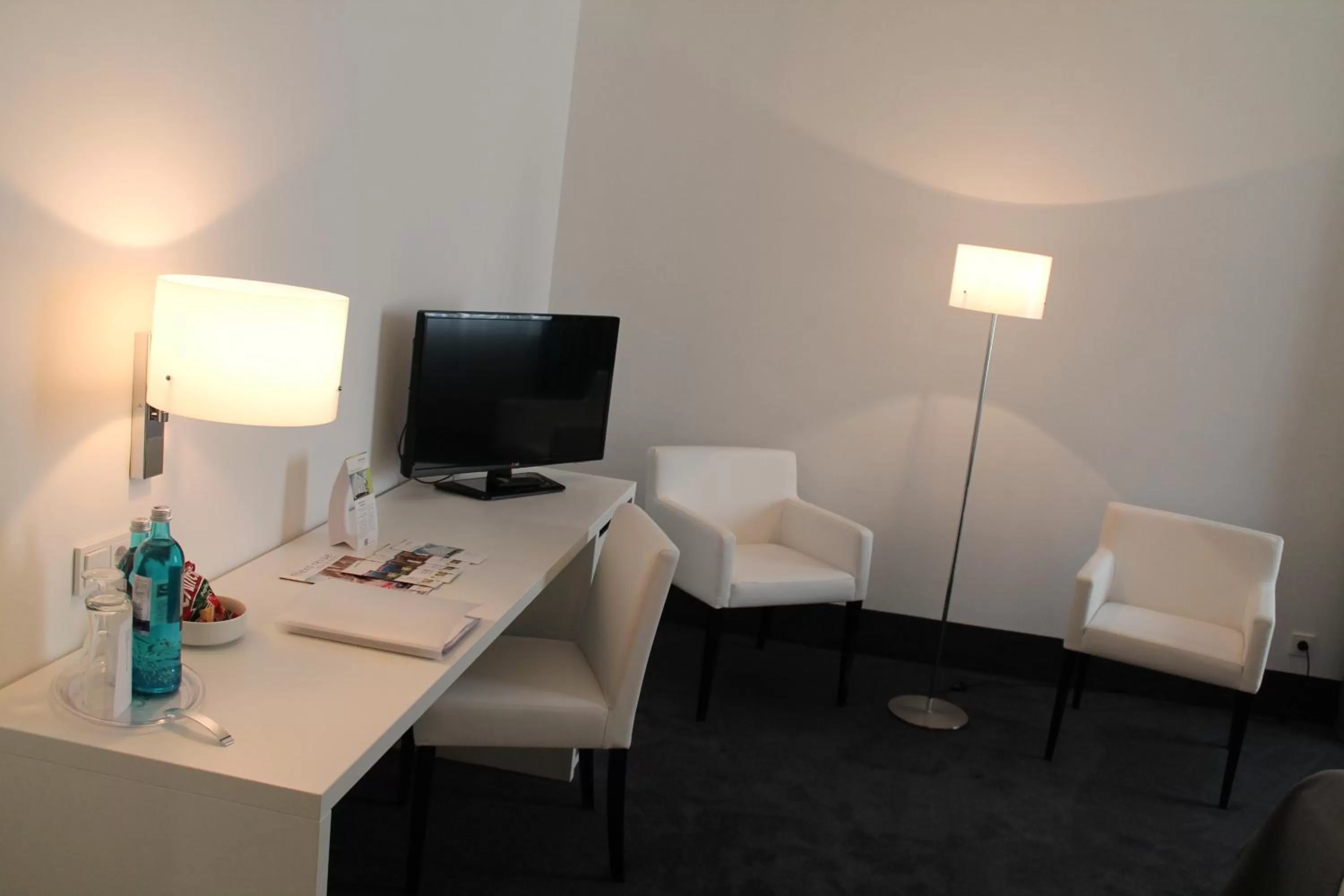 Seating area in relexa hotel Airport Düsseldorf/Ratingen