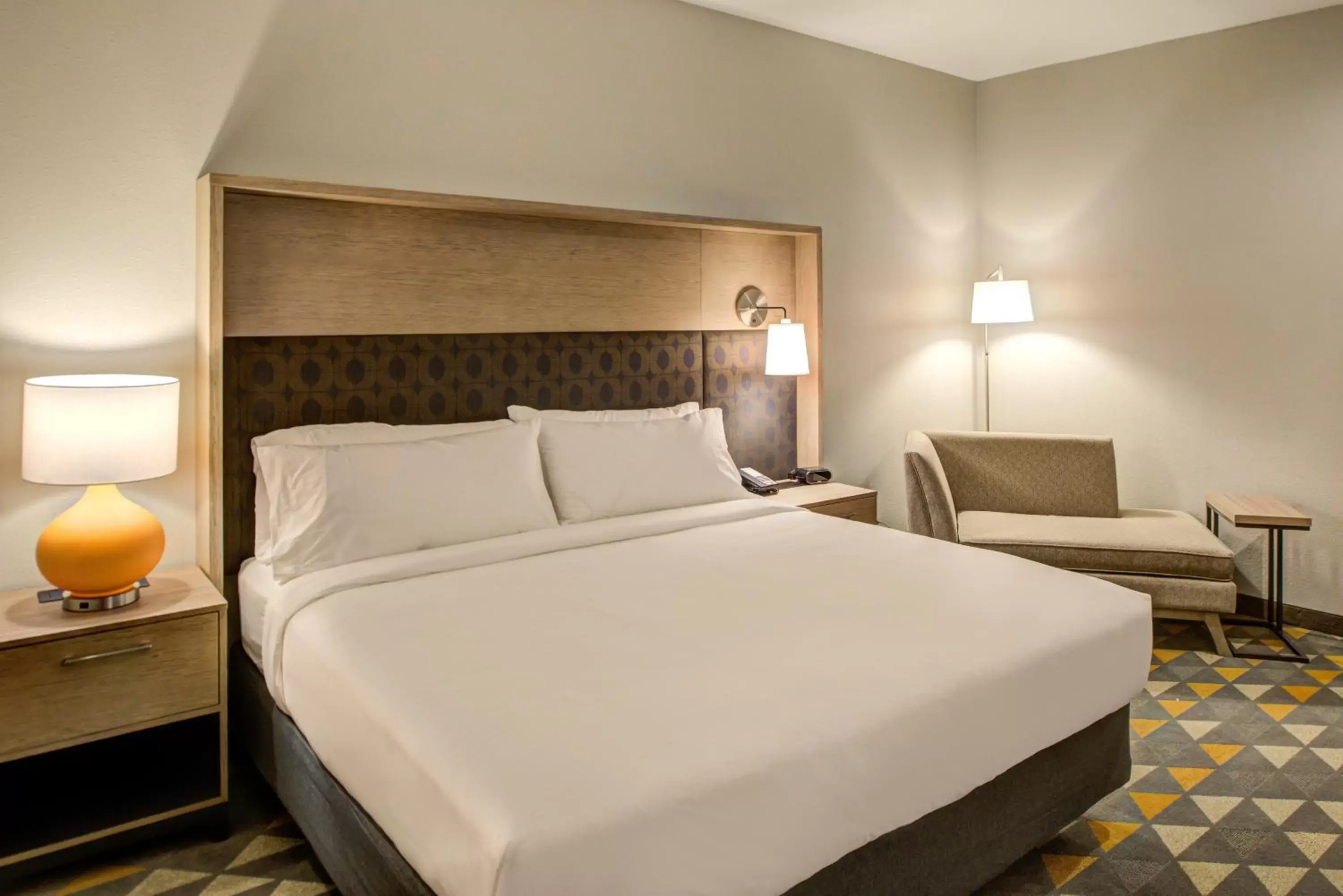Photo of the whole room, Bed in Holiday Inn Hotel & Suites - Houston West - Katy Mills, an IHG Hotel