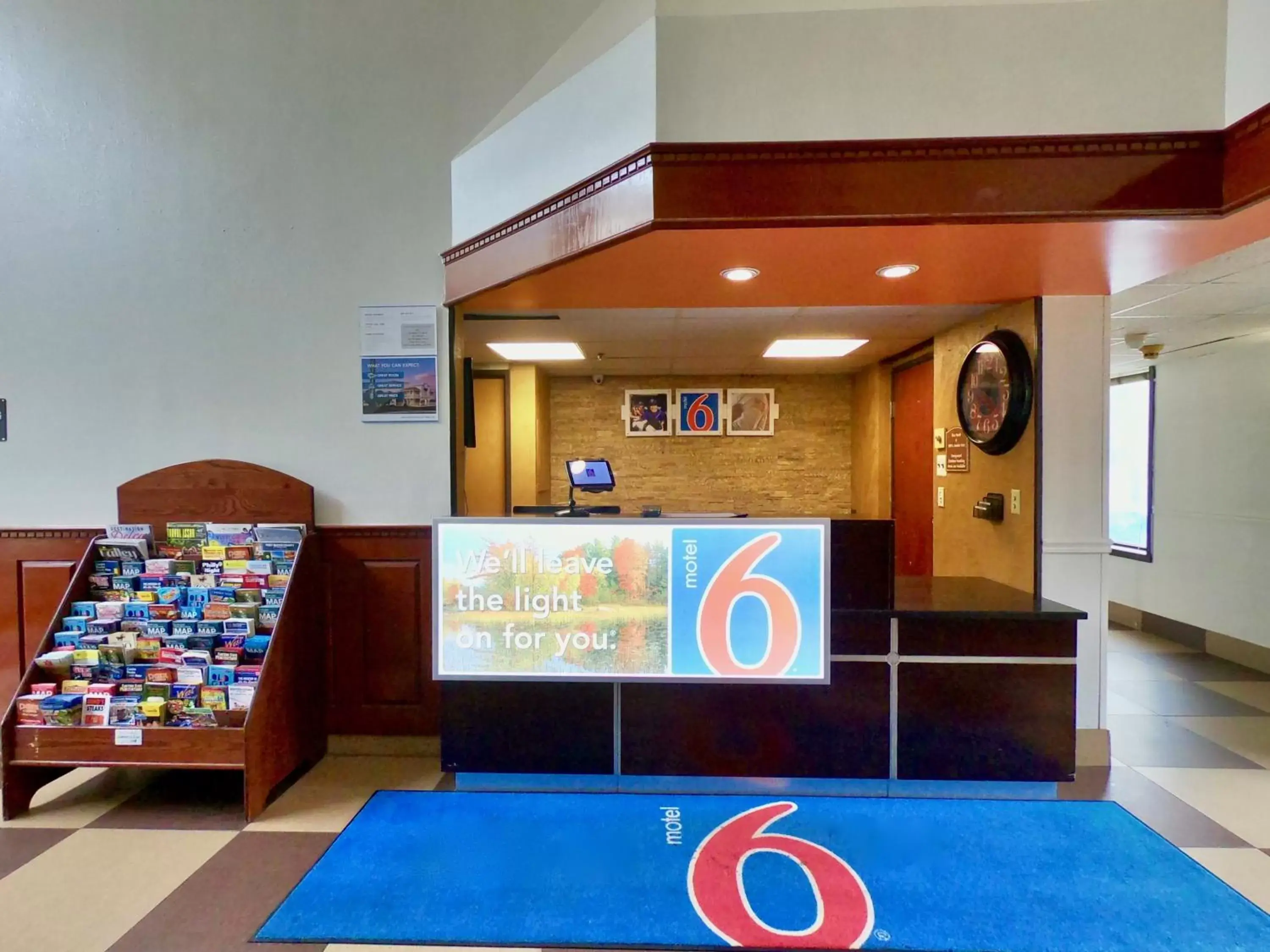 Lobby or reception in Motel 6-Levittown, PA - Bensalem Lobby or reception in Motel 6-Levittown, PA - Bensalem